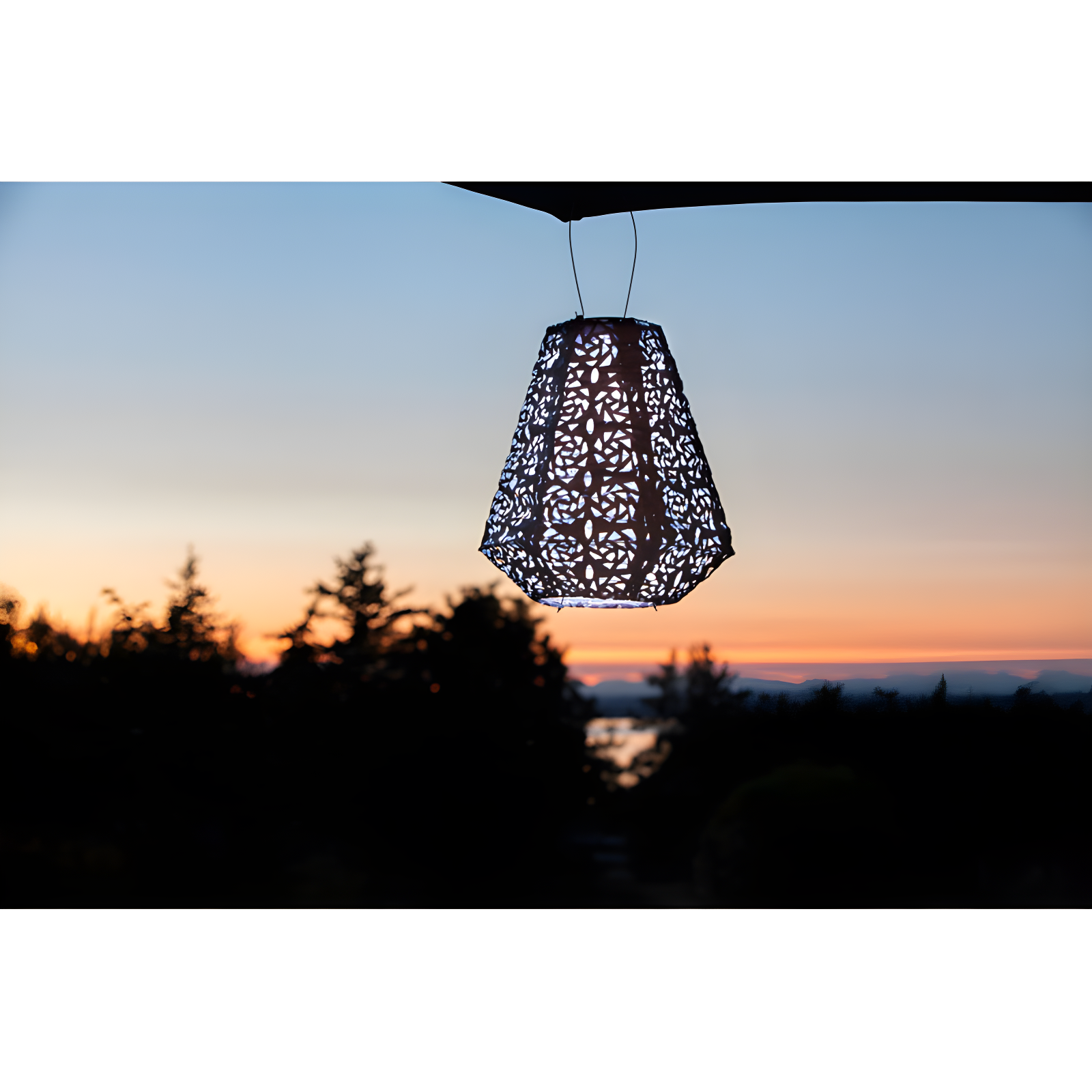 11'' Solar Powered Integrated LED Outdoor Lantern