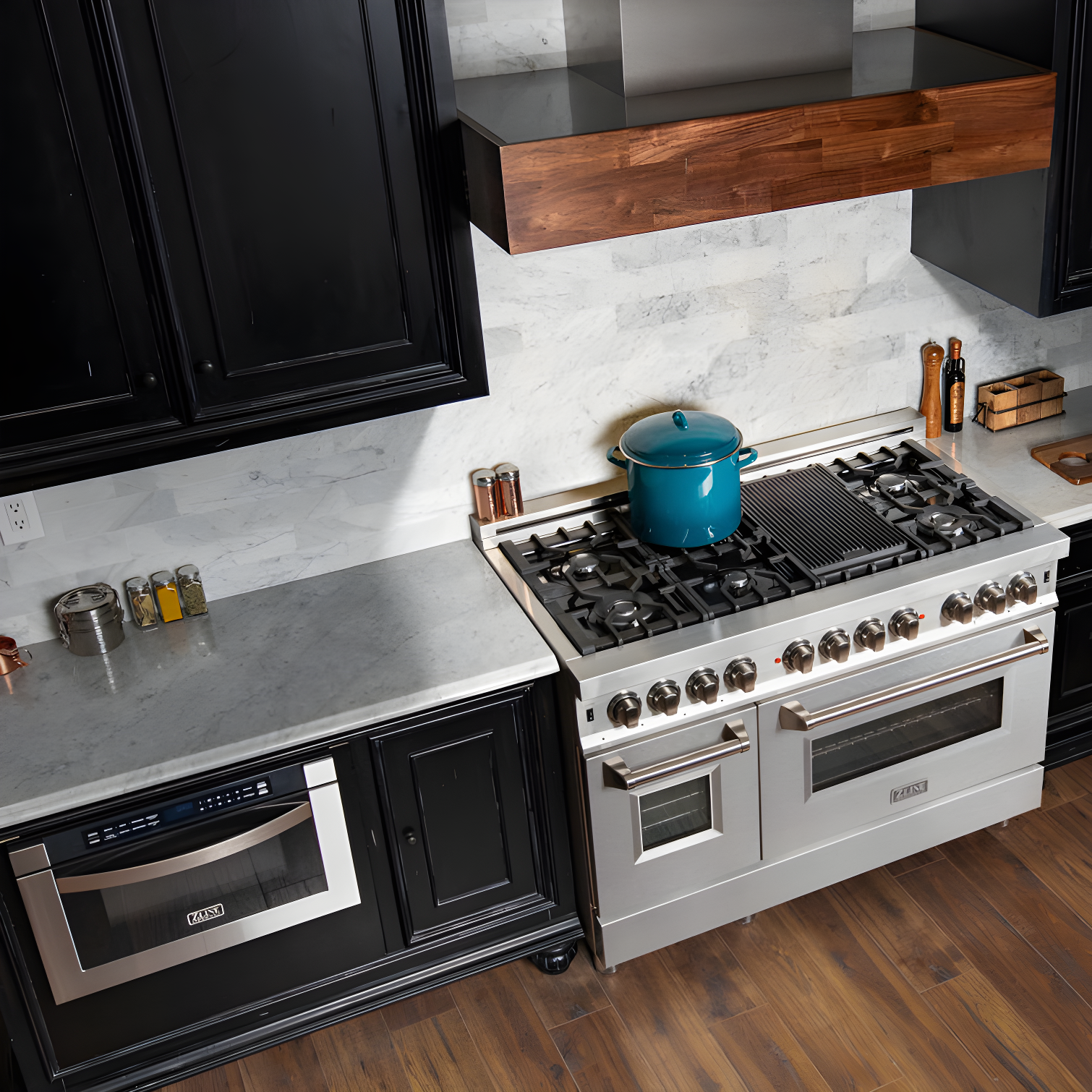 ZLINE 48 in. Legacy Dual Fuel Range w/ 7 Burner Cooktop & 2 Ovens w/ Doors
