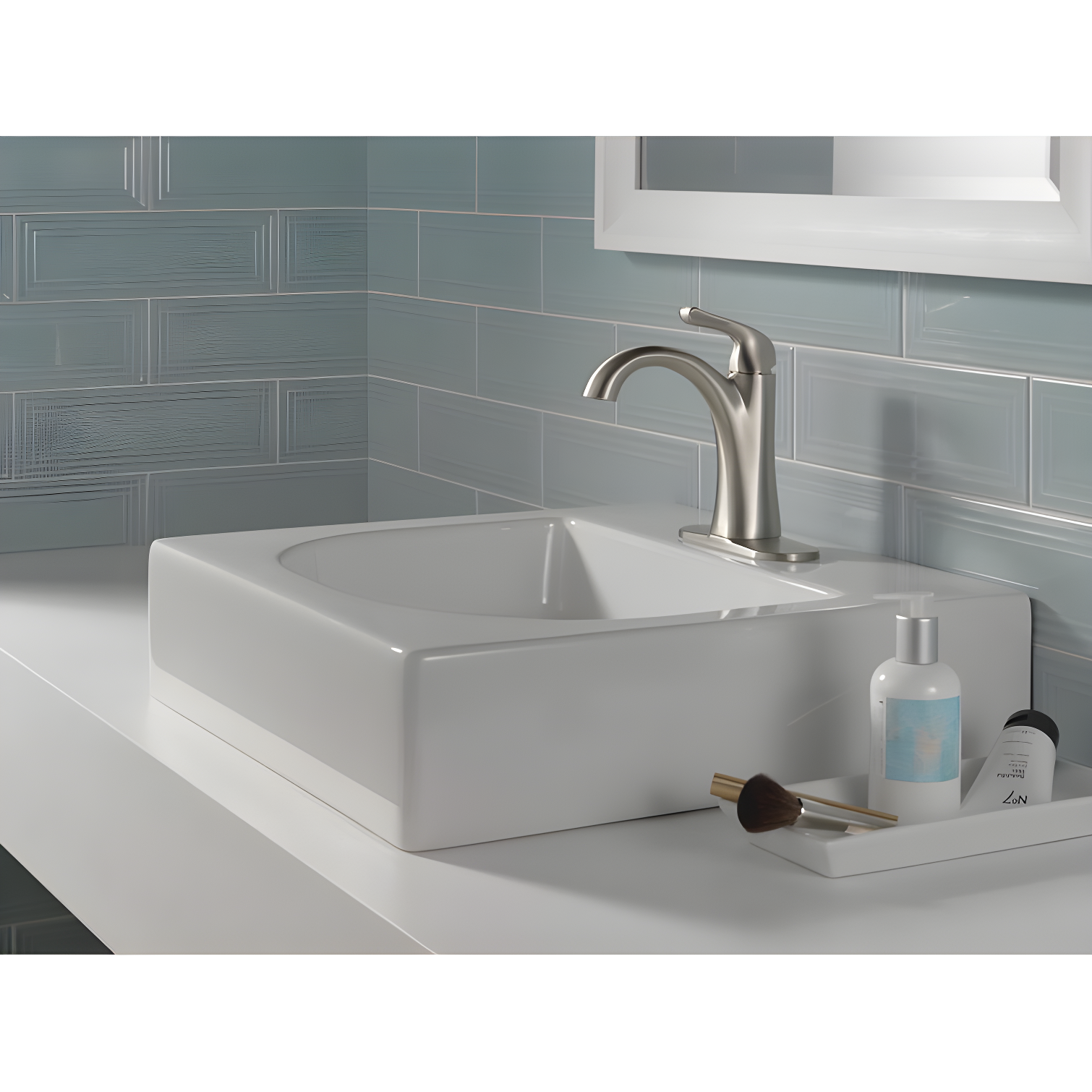 Arvo Single Hole Bathroom Faucet with Drain Assembly, Single Handle Bathroom Sink Faucet