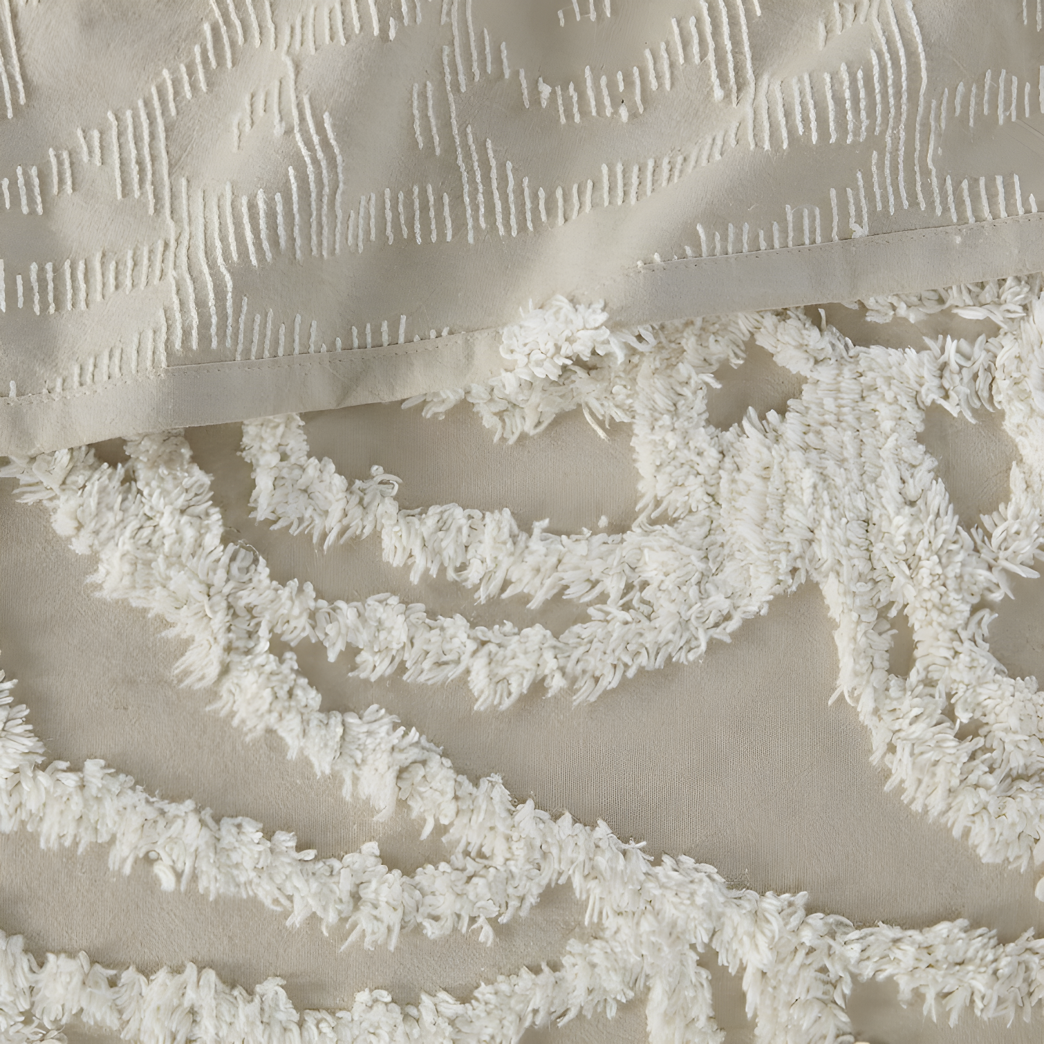 Madison Park Laetitia Tufted Chenille Cotton Medallion Fringe Coverlet Set