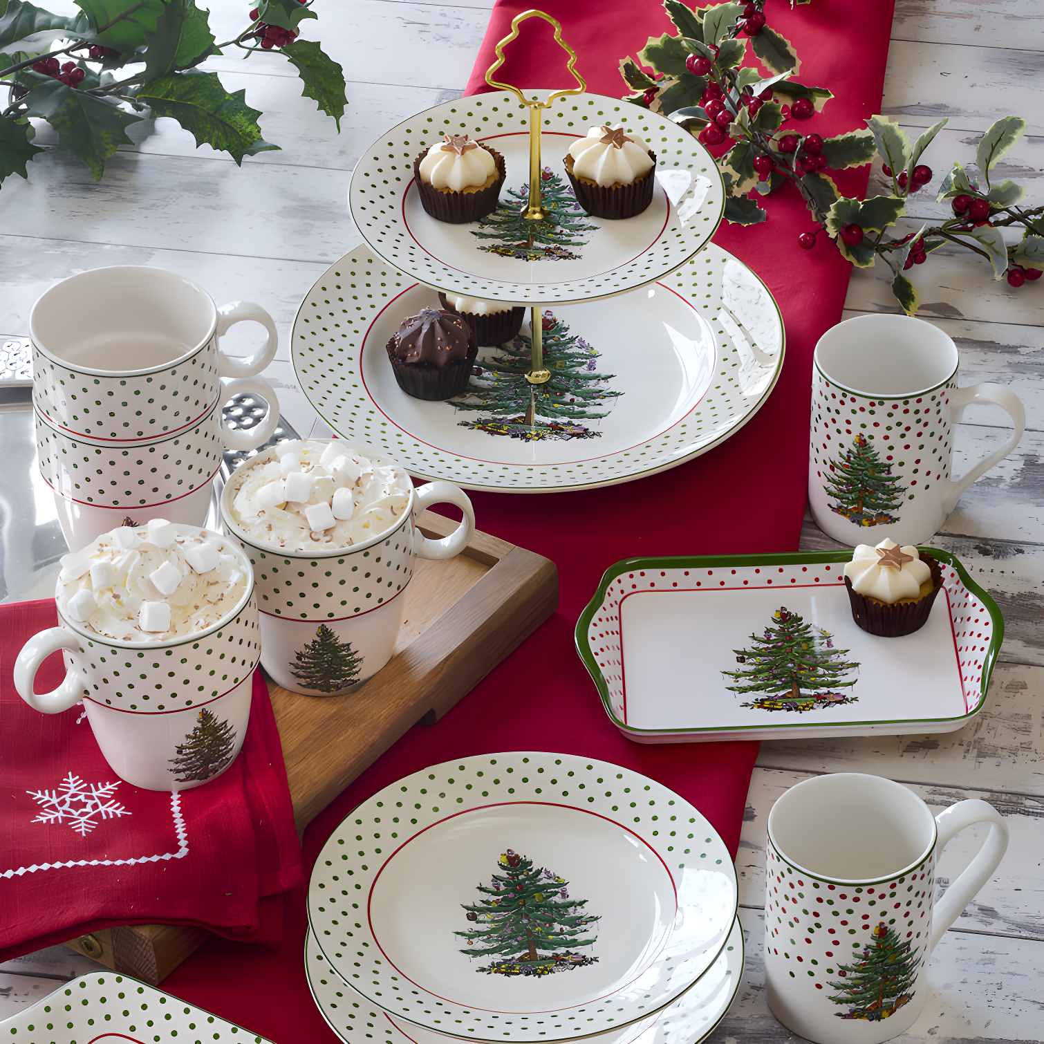 Spode Spode Christmas Tree Polka Dot Stackable Mugs (Set of 4)