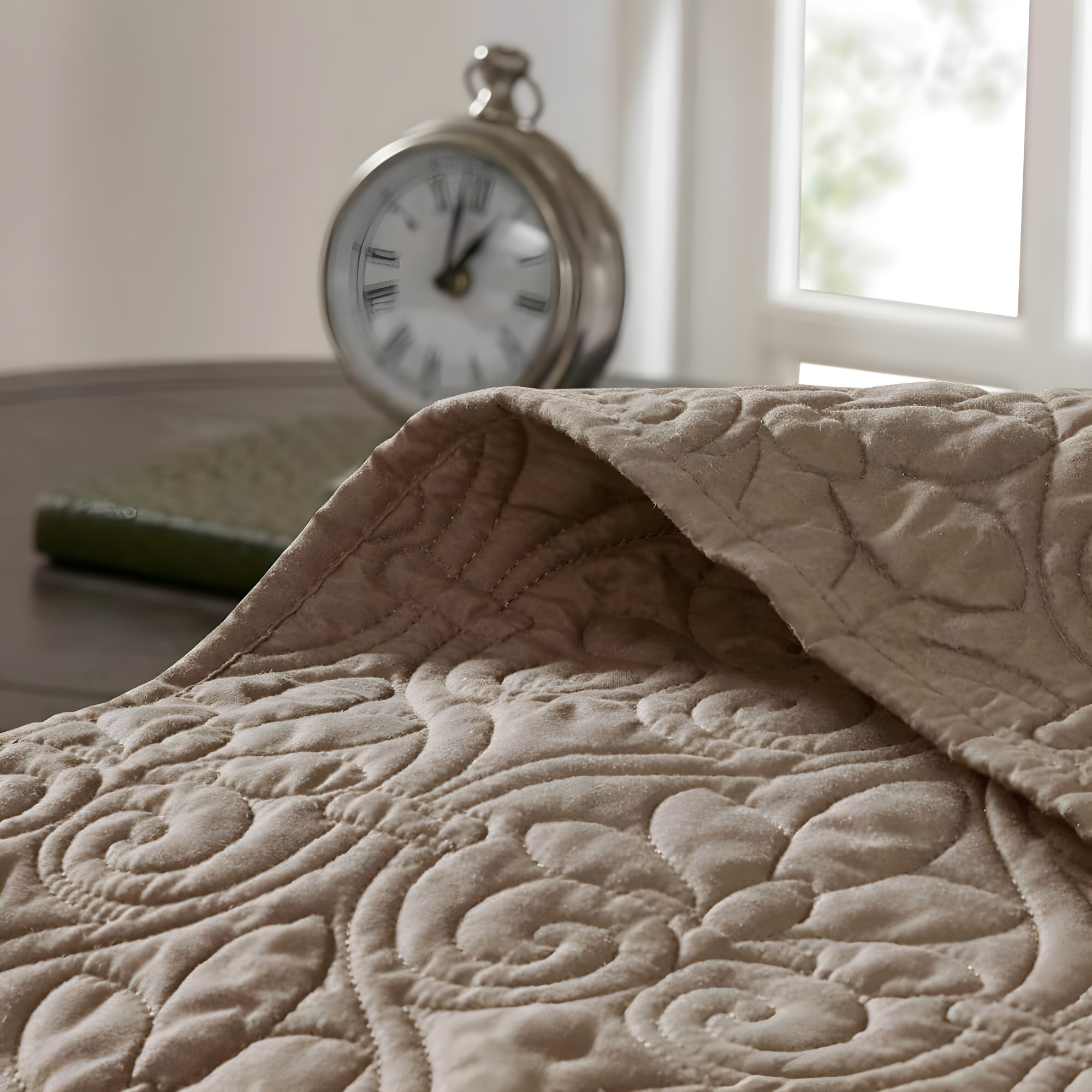 Madison Park Quebec Reversible Quilt Set