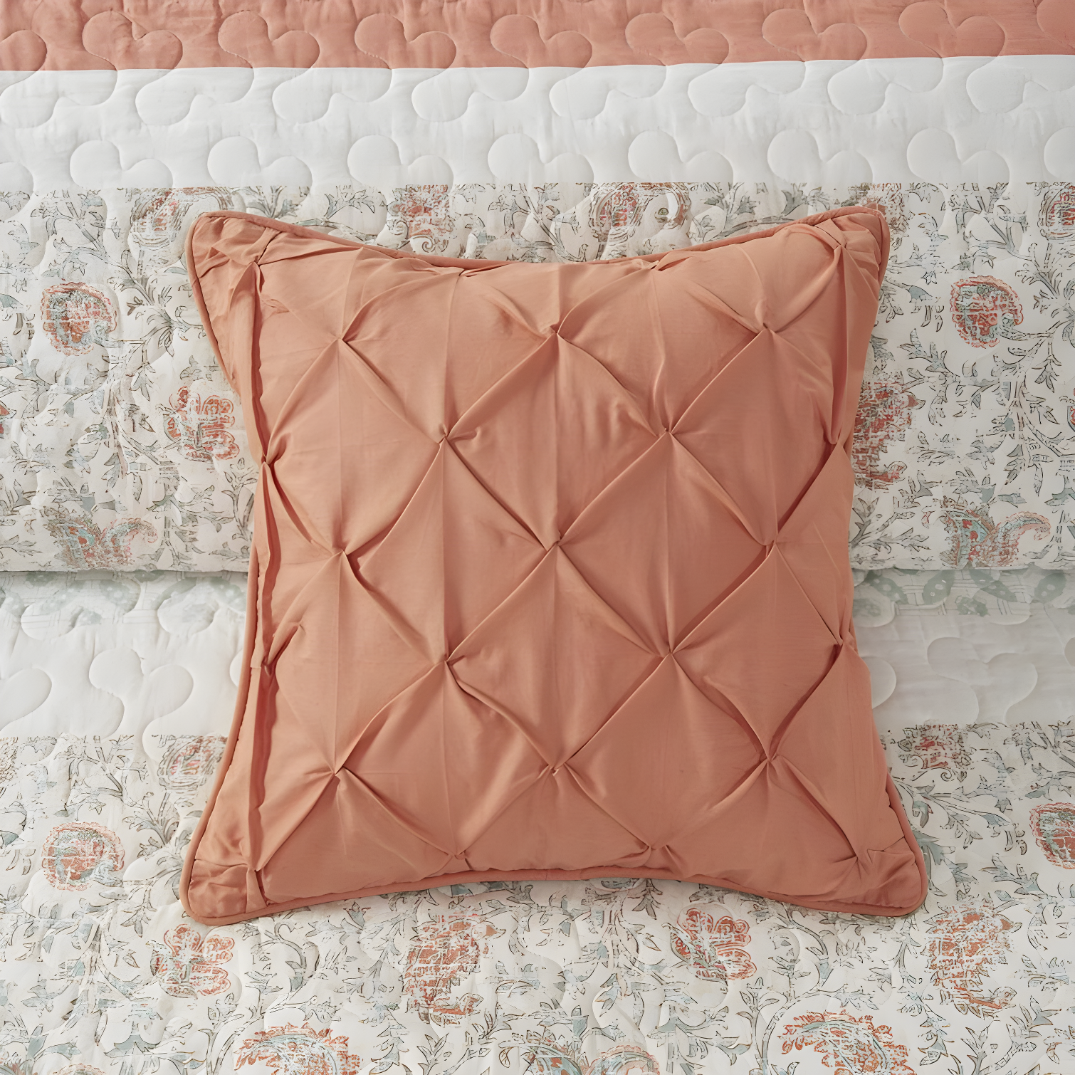 Madison Park Dawn 6 Piece Cotton Percale Quilt Set with Throw Pillows