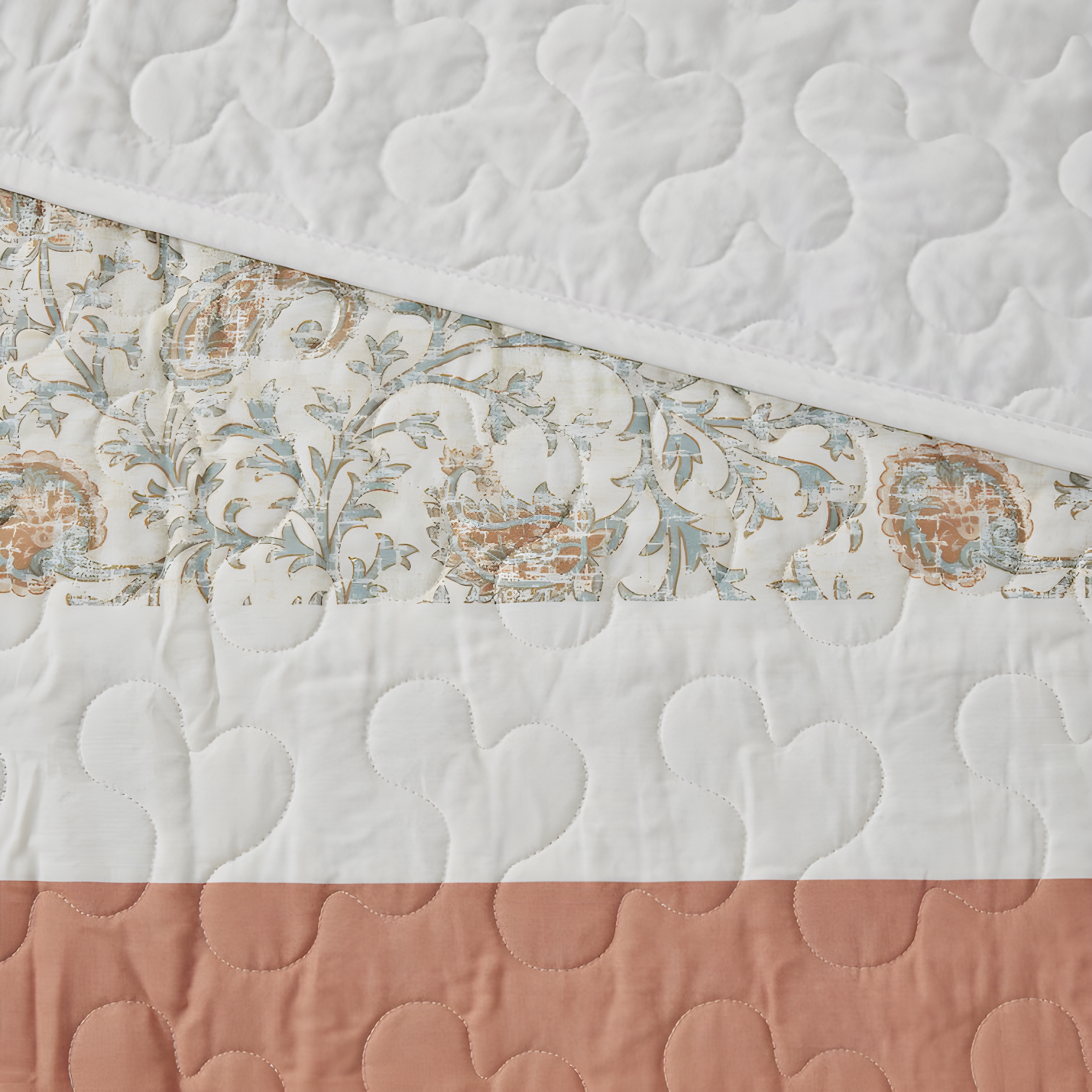 Madison Park Dawn 6 Piece Cotton Percale Quilt Set with Throw Pillows