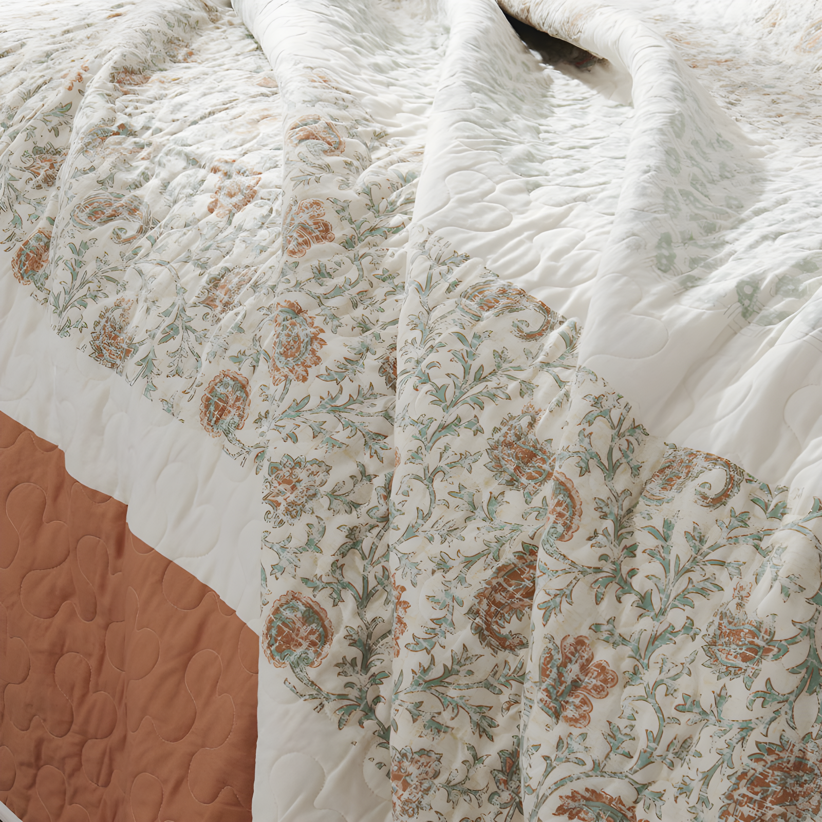 Madison Park Dawn 6 Piece Cotton Percale Quilt Set with Throw Pillows