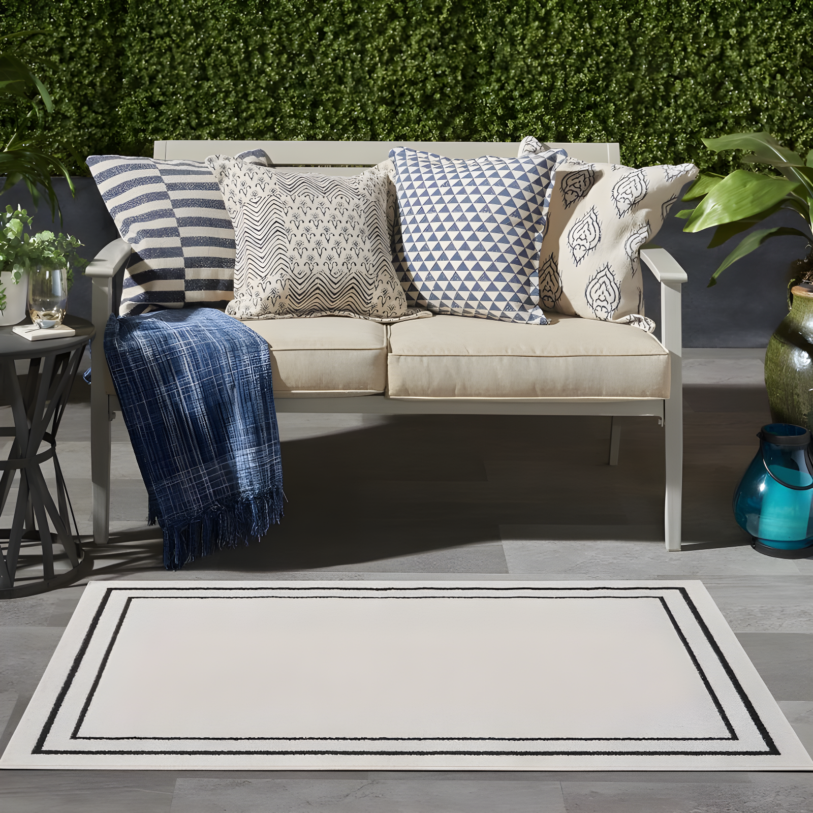 Nourison Essentials 2' x 4' Ivory/Black Contemporary Indoor/Outdoor Rug