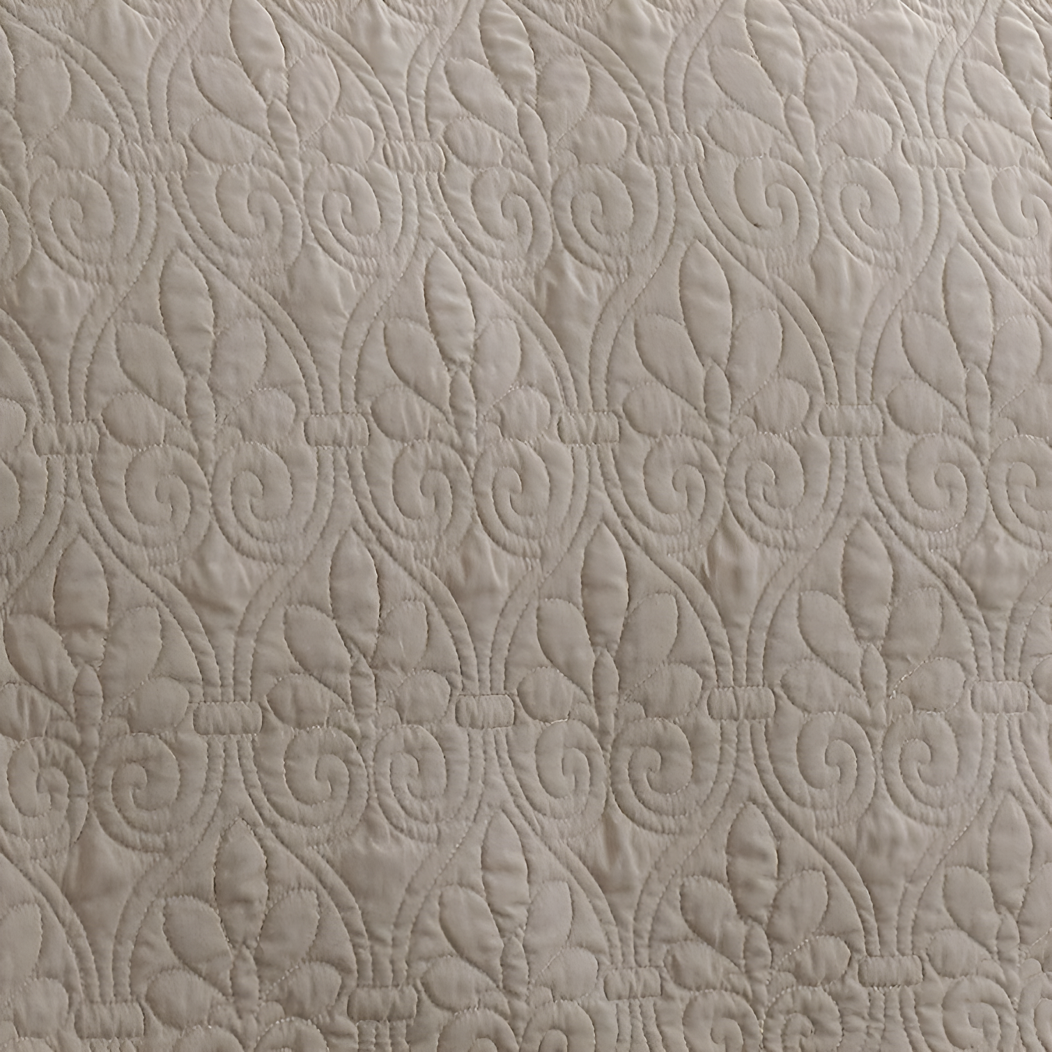 Madison Park Quebec Reversible Quilt Set