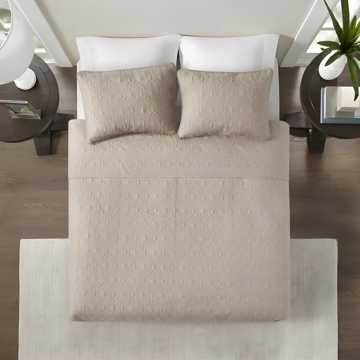 Madison Park Quebec Reversible Quilt Set
