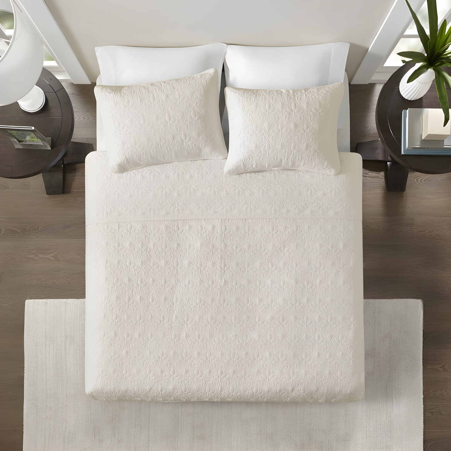 Madison Park Quebec Reversible Quilt Set