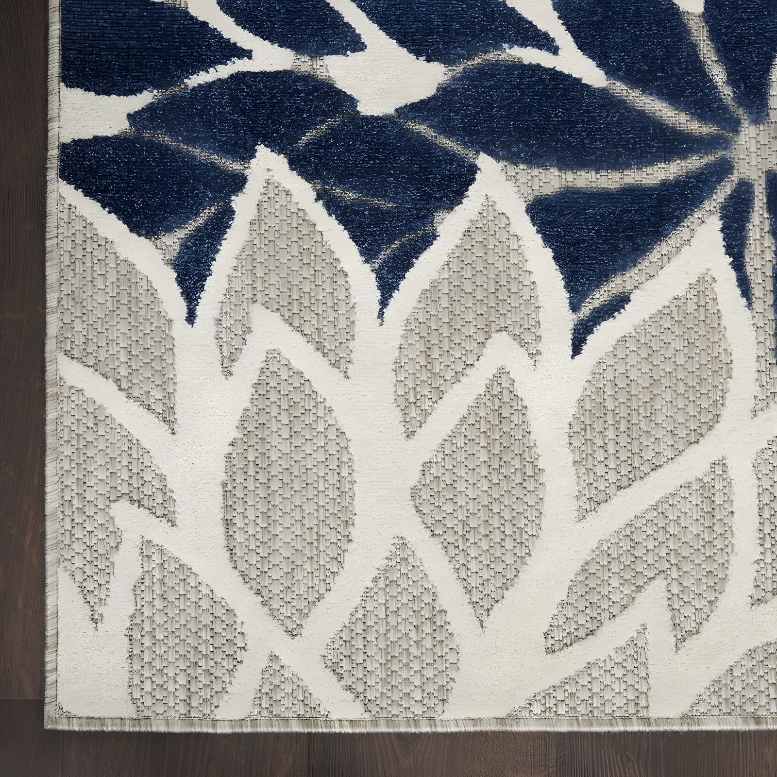 Nourison Aloha Floral Bloom Flatweave High-Low Indoor Outdoor Area Rug Ivory/Navy 7'10" x 10'6"