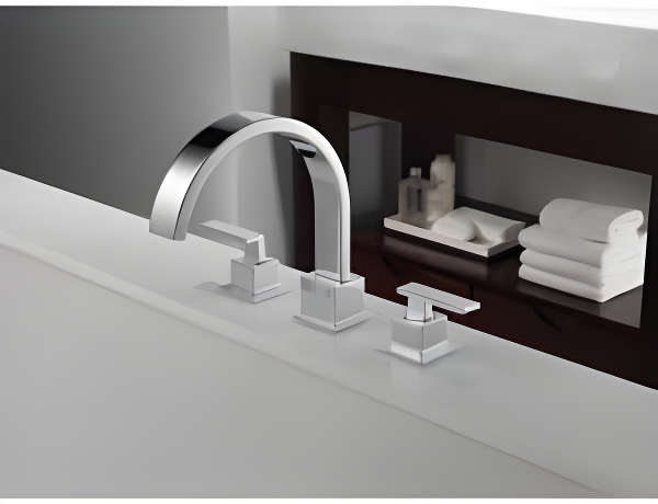 Vero Double Handle Deck Mounted Roman Tub Faucet Trim