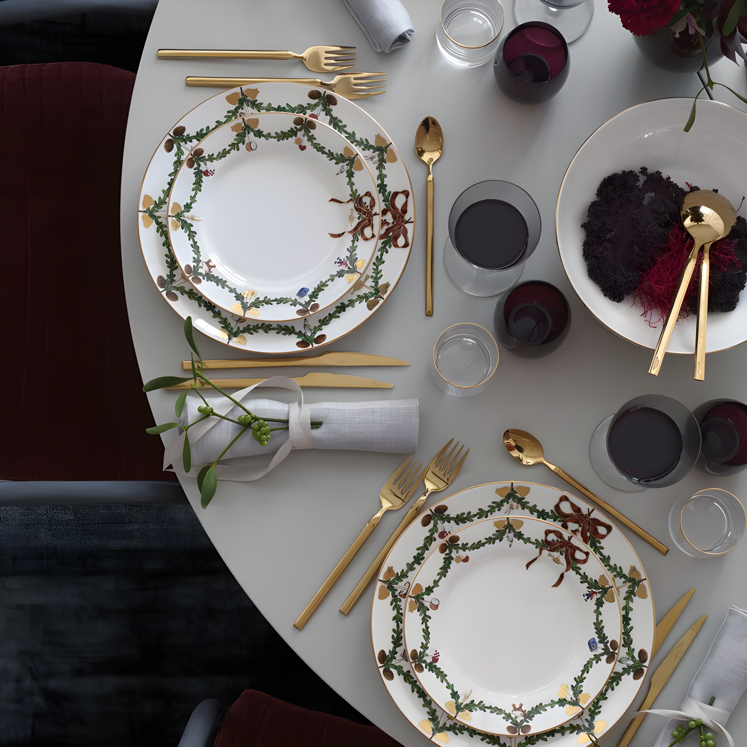Star Fluted Christmas Royal Copenhagen 10.6299" Dinner Plate