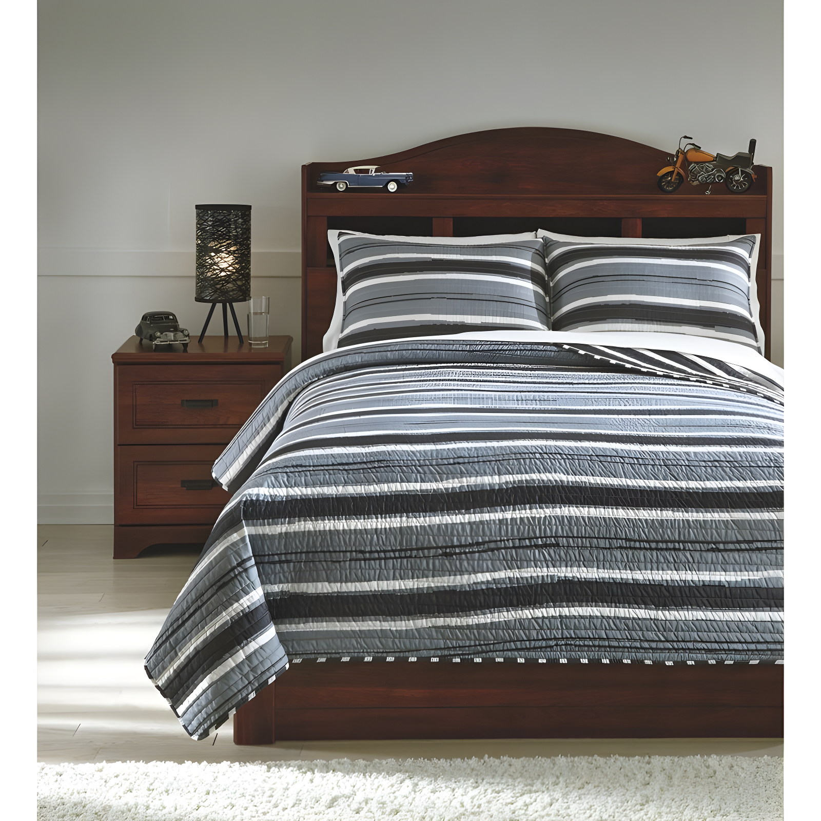 Merlin Reversible Quilt Set