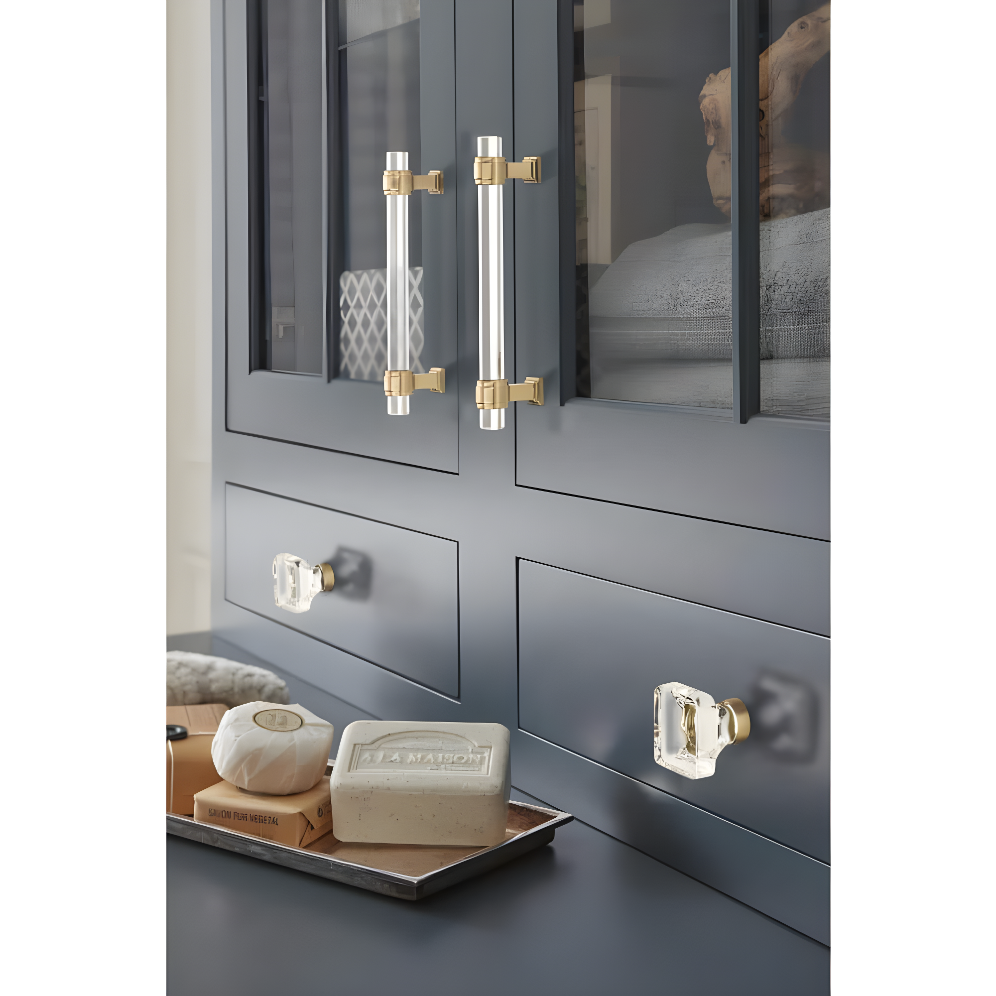 Glacio 1 3/8" Length Square Knob