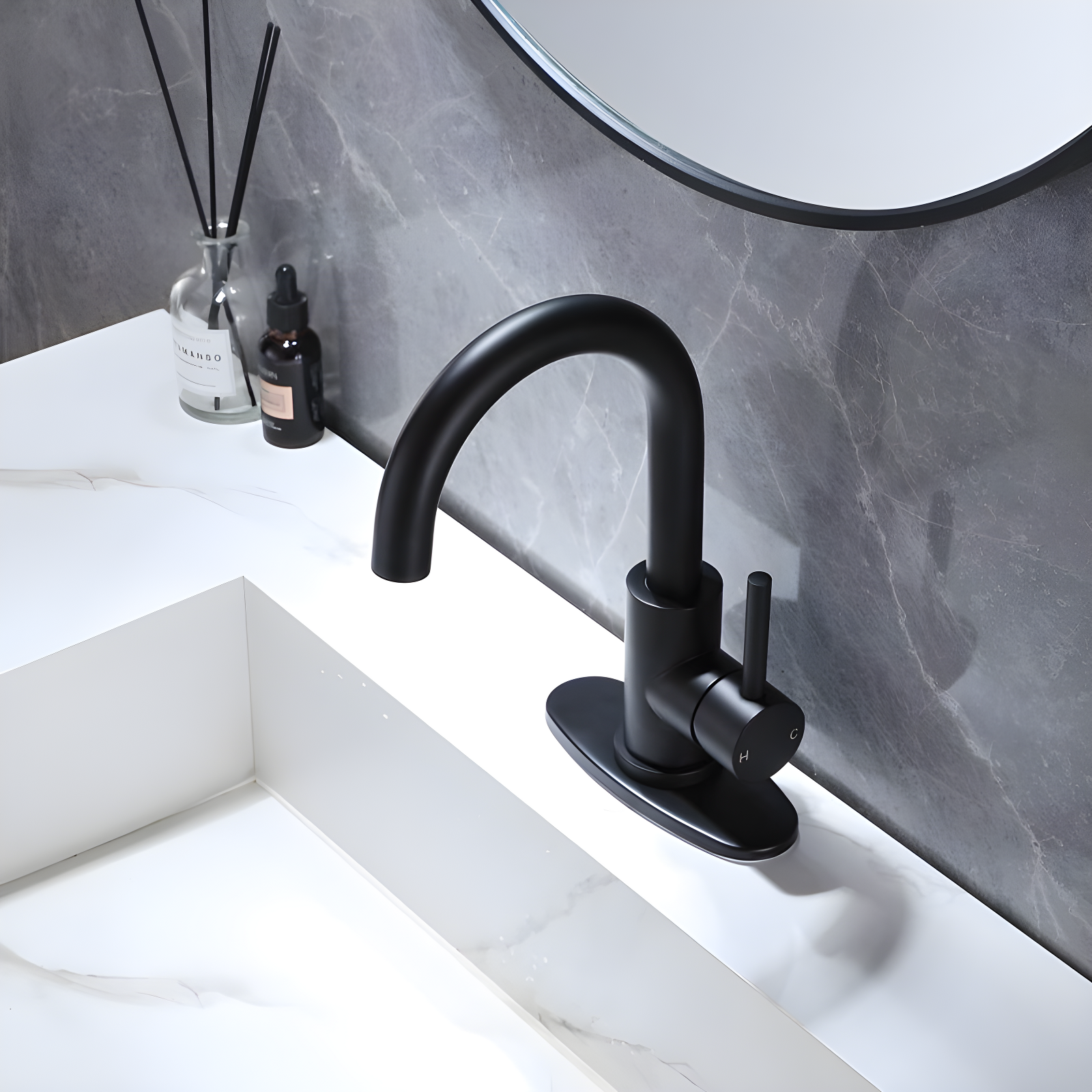 VIBRANTBATH Single-Hole Single-handle Bathroom Faucet 6025-Black