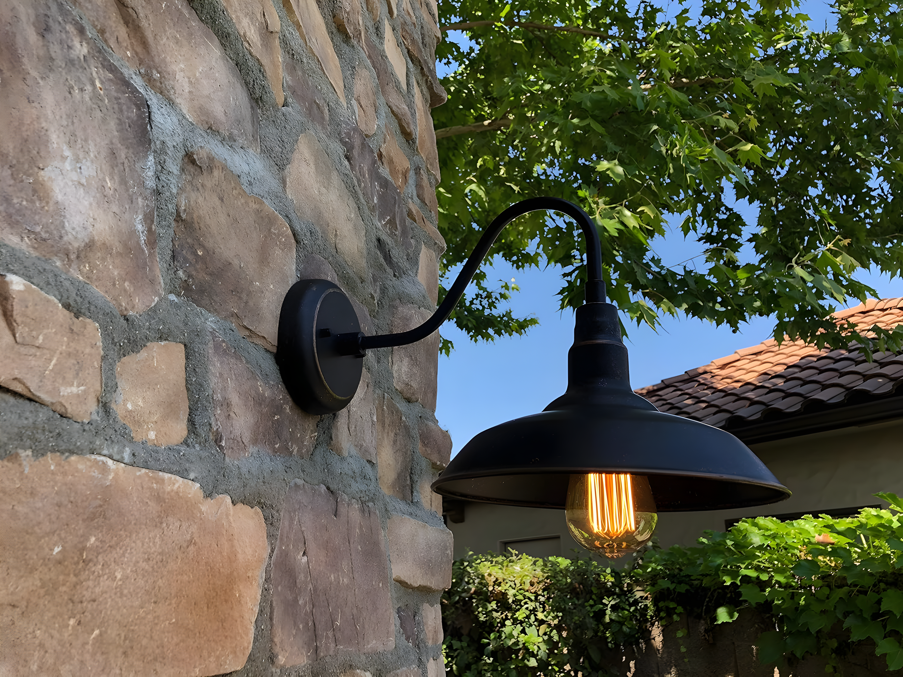 AA Warehousing EL0523ORB Lora Outdoor Wall Light, Large, Oil-Rubbed Bronze