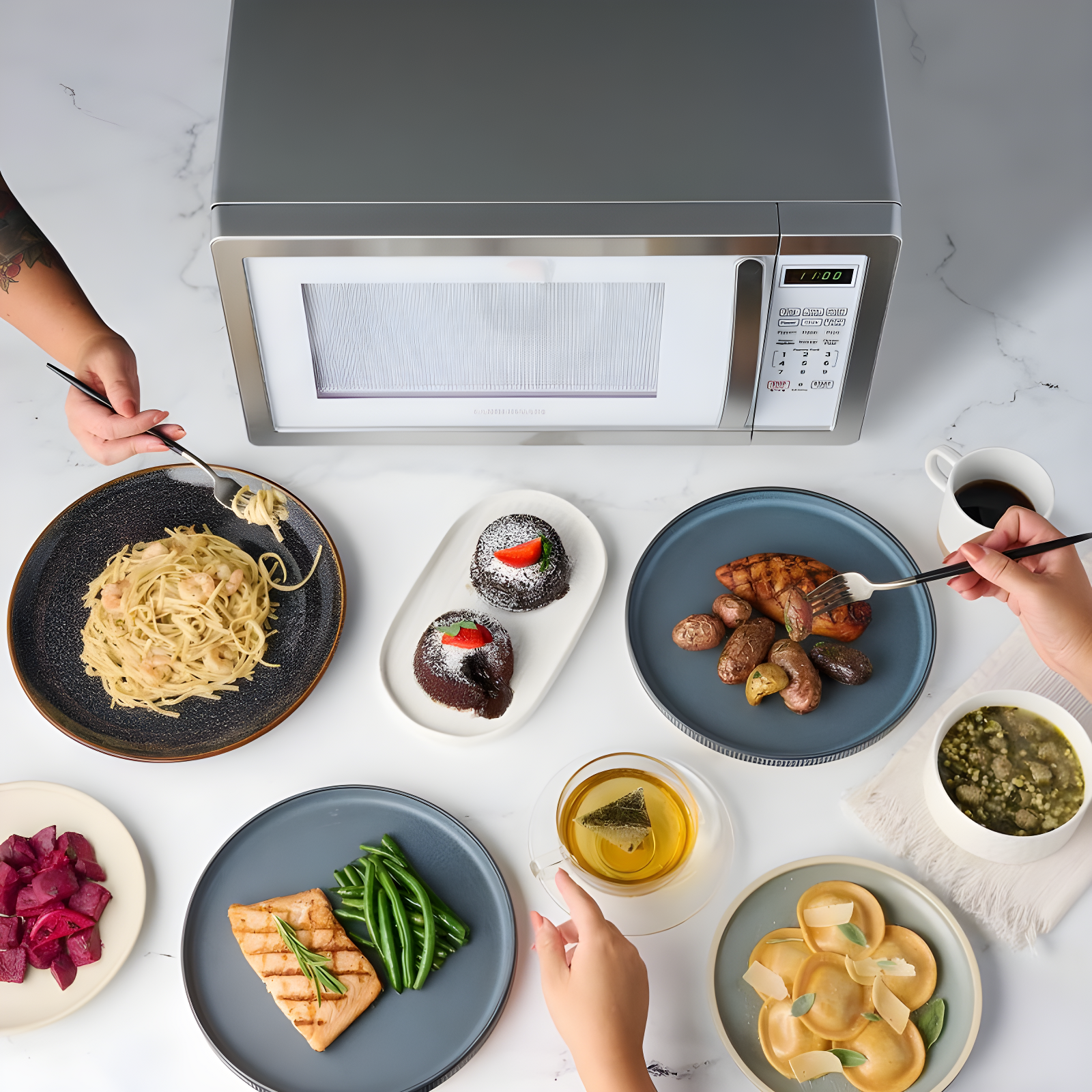Farberware Farberware Classic Countertop Microwave Oven, 1.1 Cubic Feet cu. ft., 1000 watts, with Child Lock
