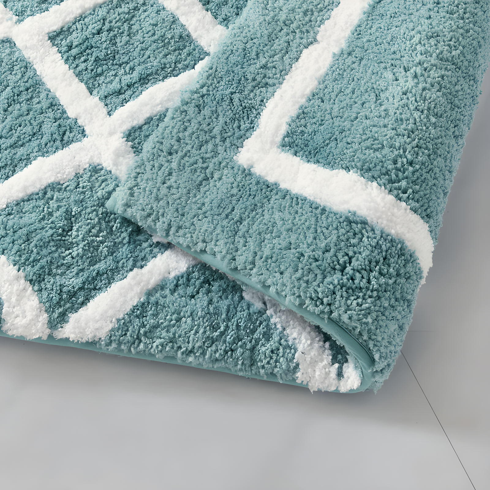 Madison Park Bittman Reversible High Pile Tufted Bath Rug
