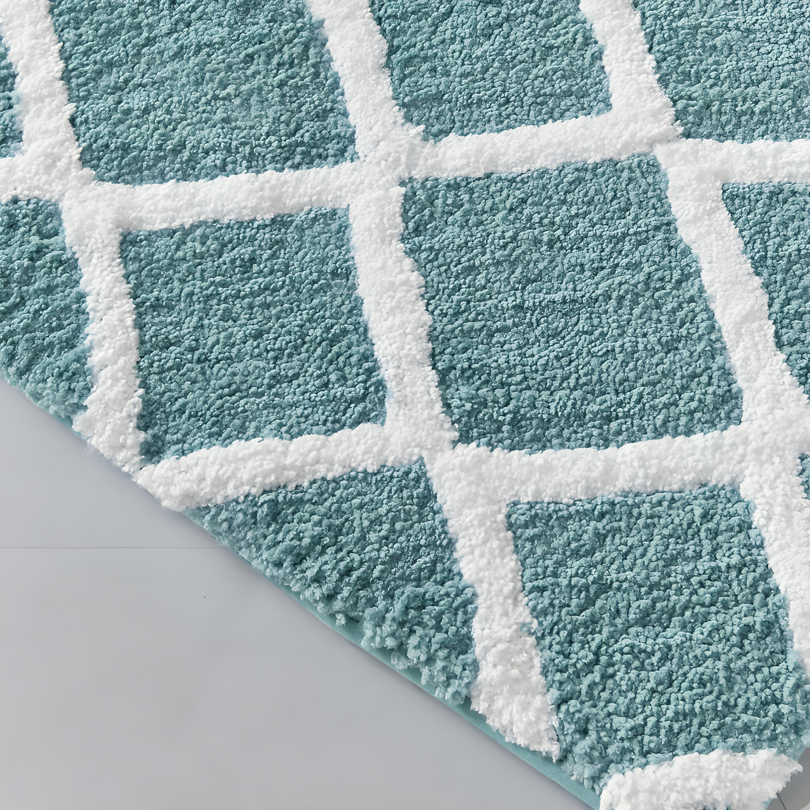 Madison Park Bittman Reversible High Pile Tufted Bath Rug