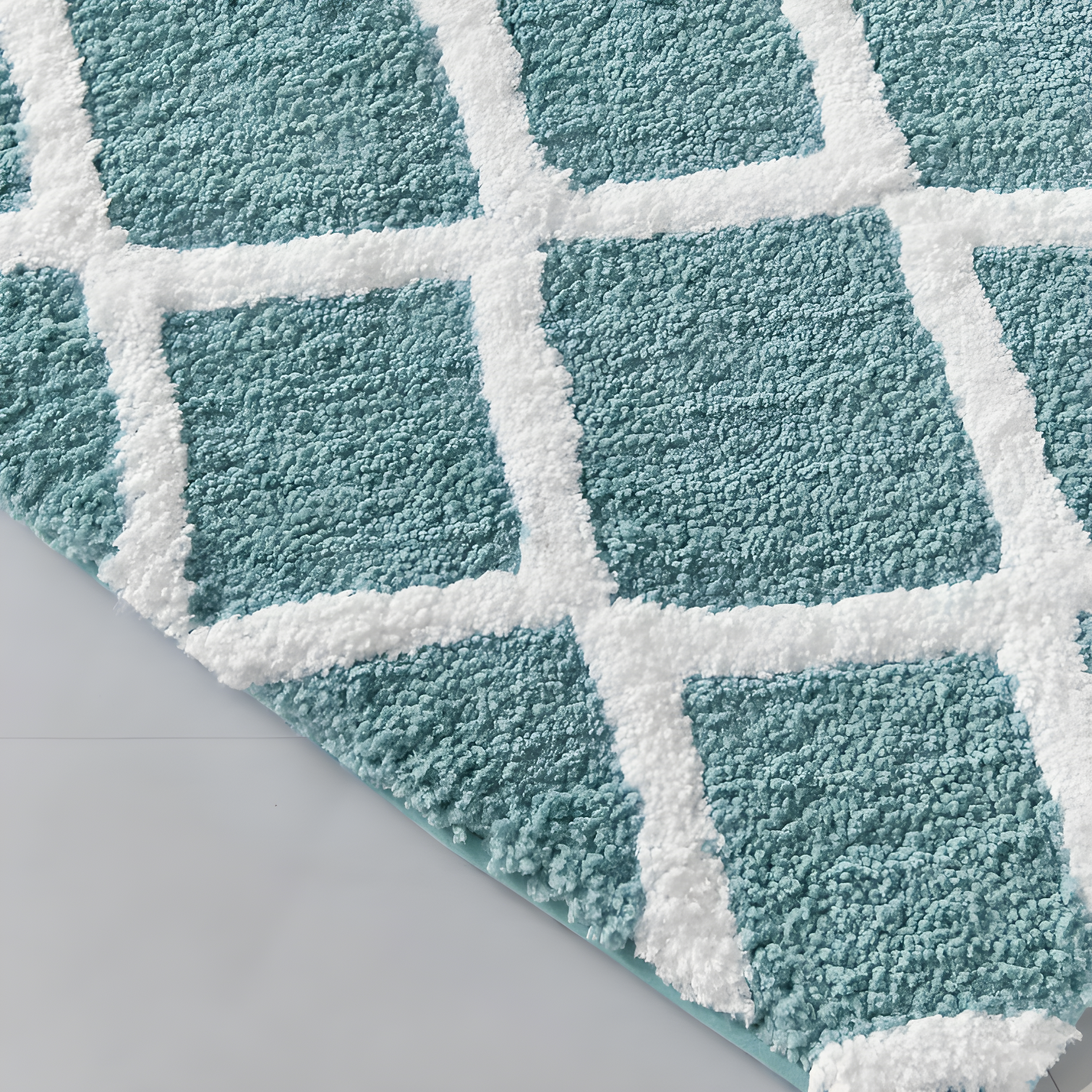 Madison Park Bittman Reversible High Pile Tufted Bath Rug