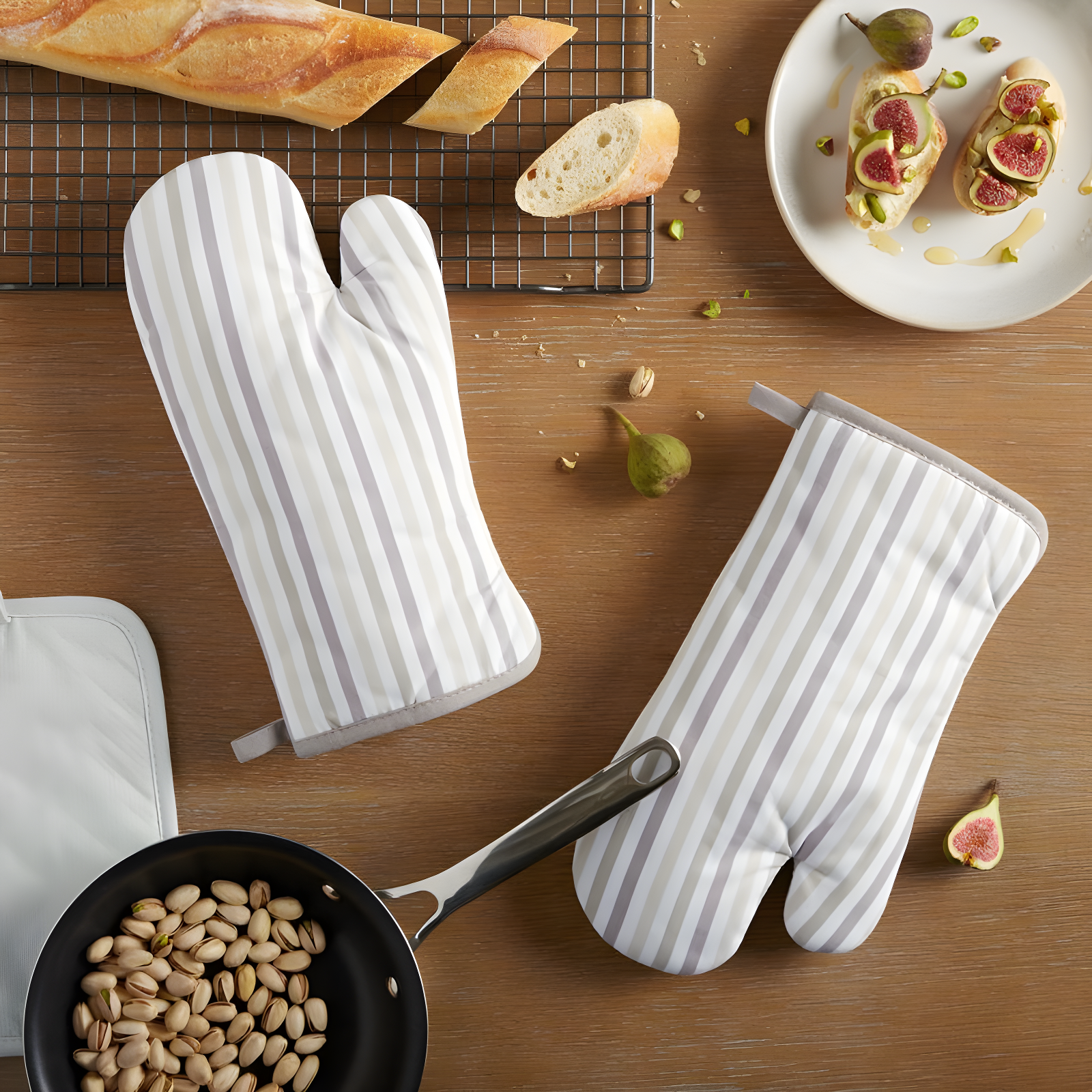 Martha Stewart Martha Stewart Daisy Stripe Oven Mitt (Set of 2)