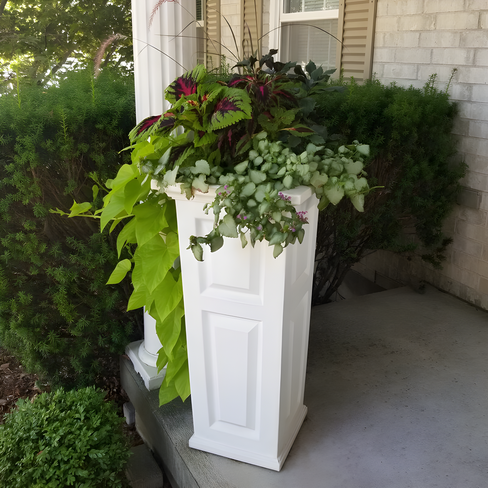 Mayne Inc. Nantucket Pot Planter