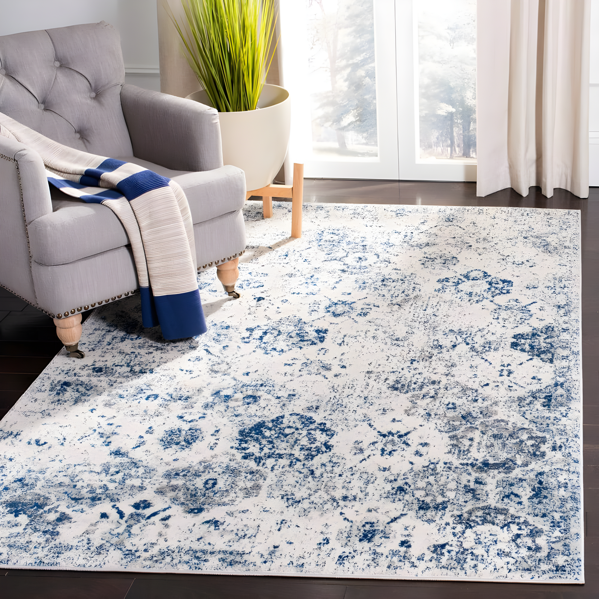 Madison MAD611 Power Loomed Indoor Accent Rug - White/Royal Blue - 2'3"x4' - Safavieh