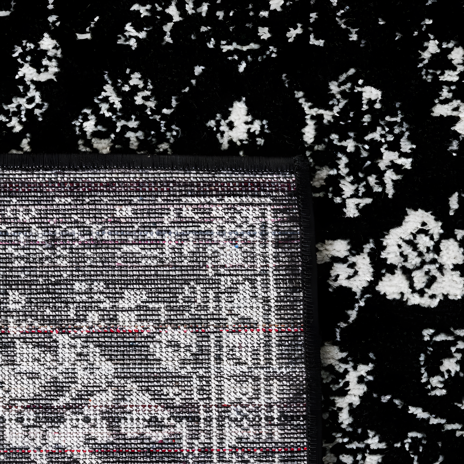 Adirondack ADR109 Machine Made Indoor Accent Rug - Black/Ivory - 3'x5' - Safavieh