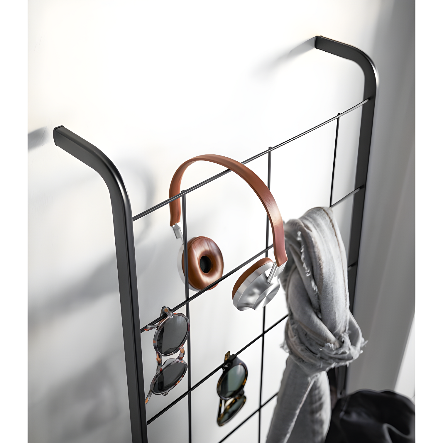 Tower Yamazaki Home Grid-Panel Leaning Ladder, Modern Storage Rack For Bedroom Or Bathroom, Steel