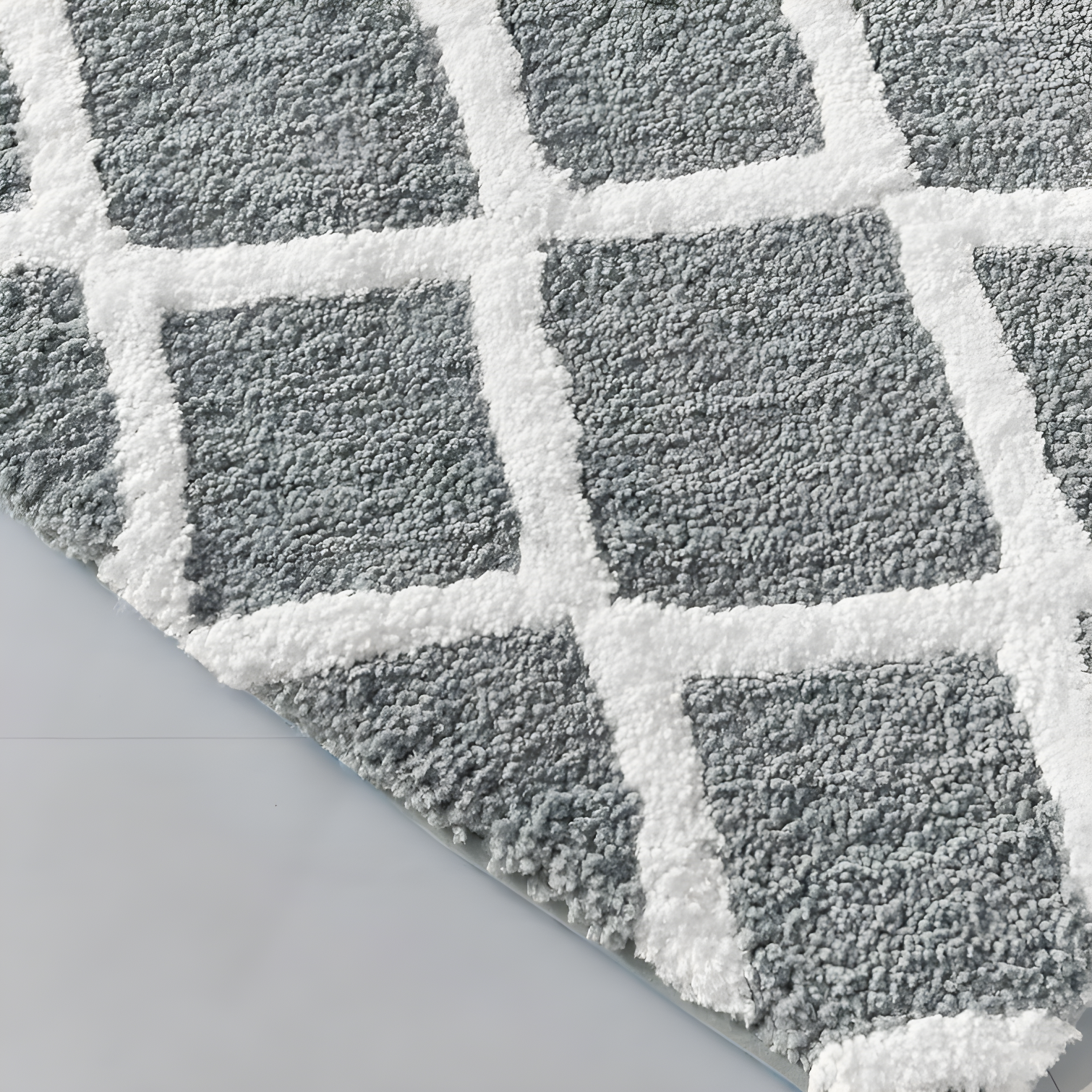 Madison Park Bittman Reversible High Pile Tufted Bath Rug