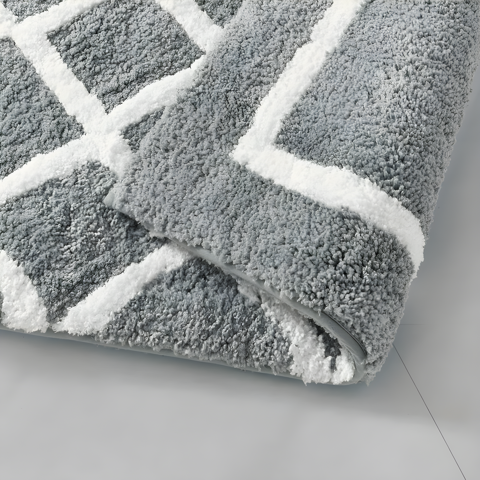 Madison Park Bittman Reversible High Pile Tufted Bath Rug