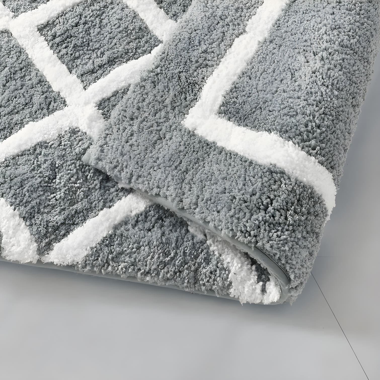 Madison Park Bittman Reversible High Pile Tufted Bath Rug