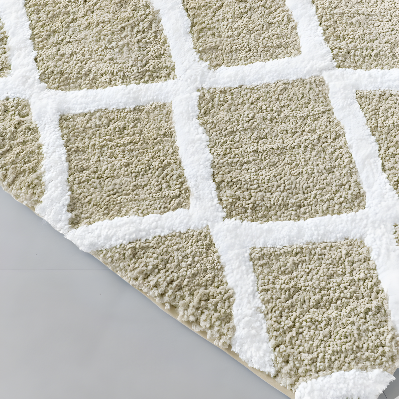 Madison Park Bittman Reversible High Pile Tufted Bath Rug