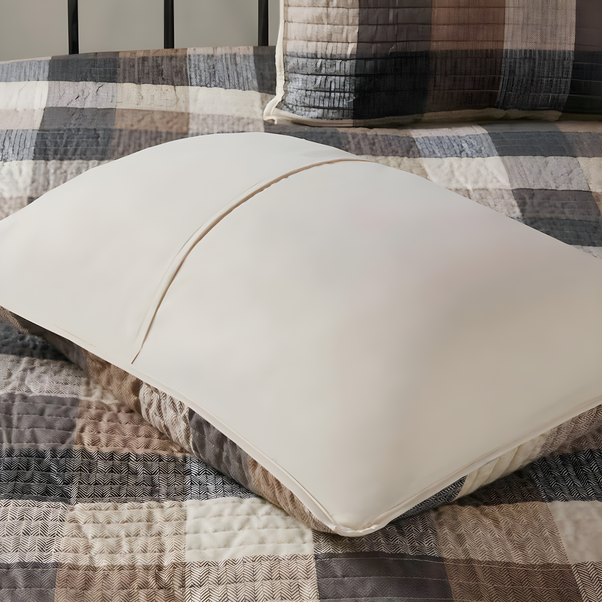 Madison Park Ridge 6 Piece Printed Herringbone Quilt Set with Throw Pillows