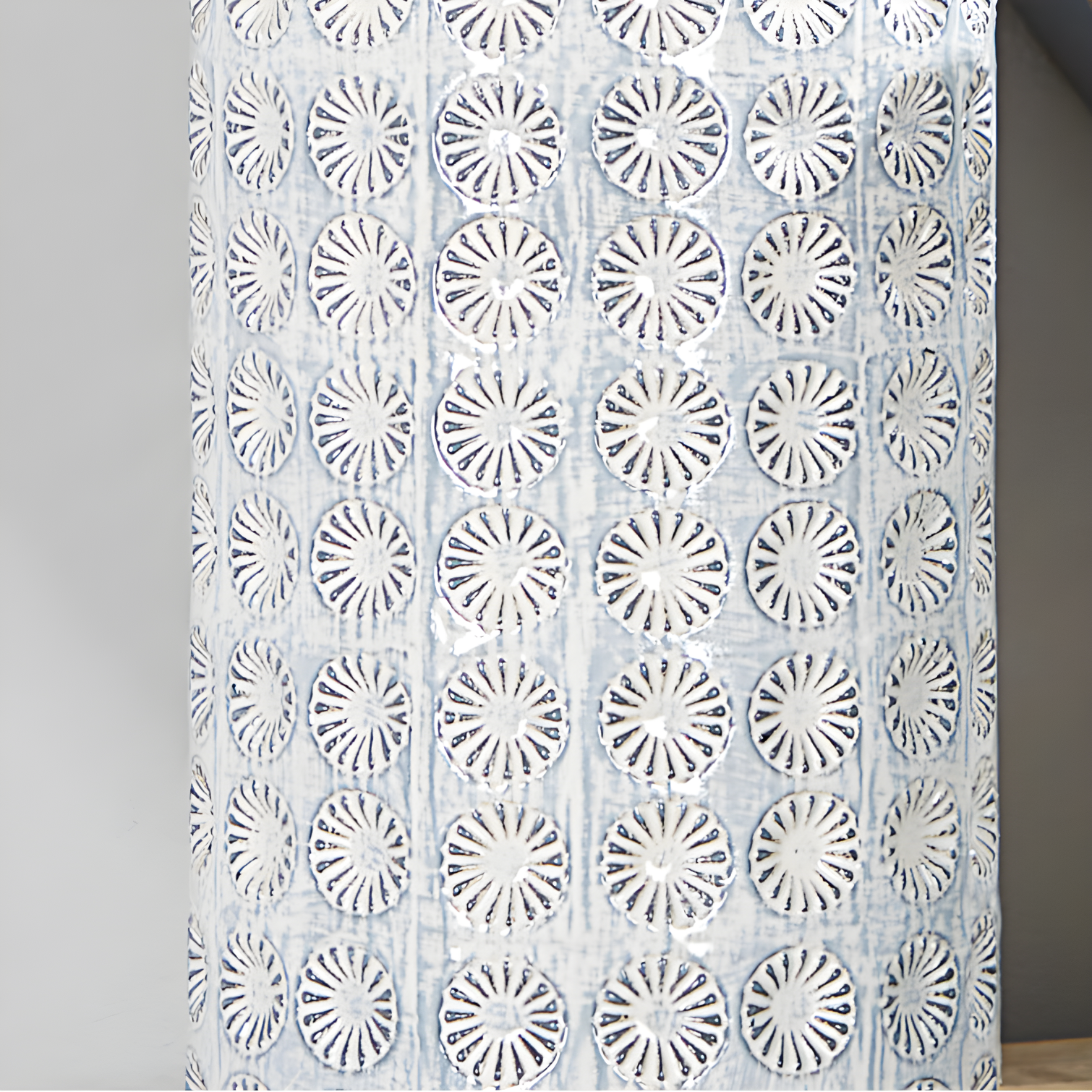 CosmoLiving by Cosmopolitan Porcelain Ceramic Floral Decorative Vase