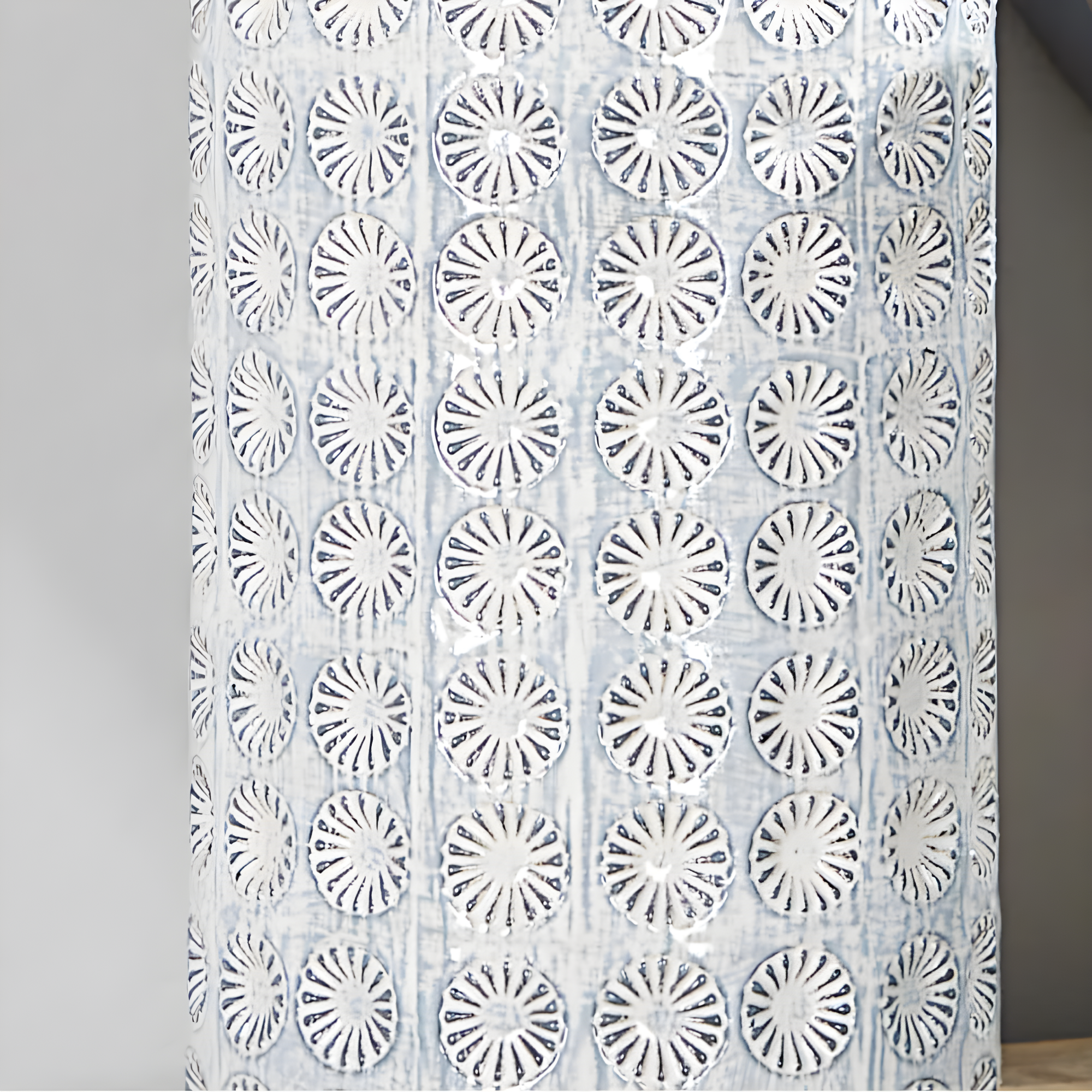 CosmoLiving by Cosmopolitan Porcelain Ceramic Floral Decorative Vase
