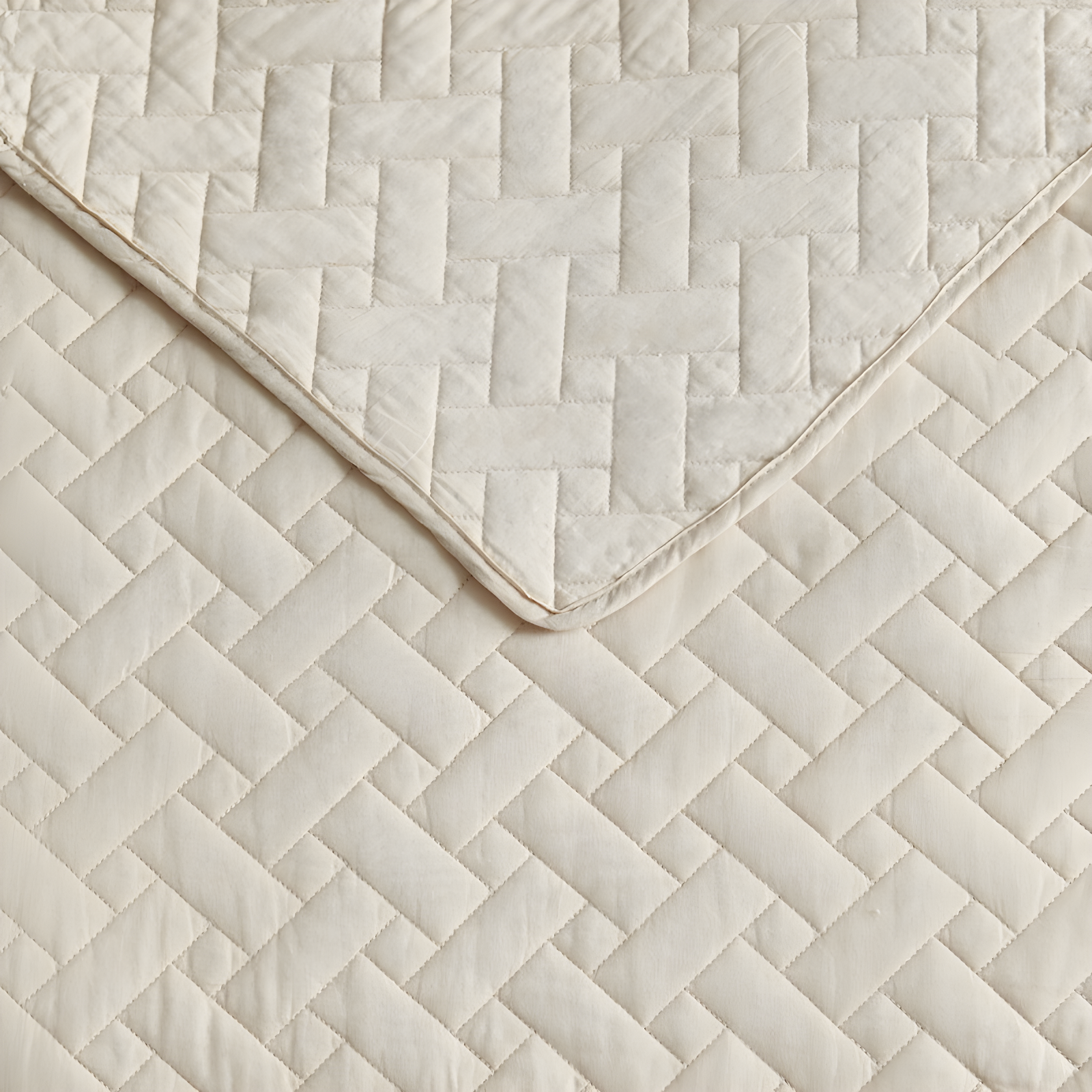 Tommy Bahama Raffia Solid Cotton Reversible Quilt Set