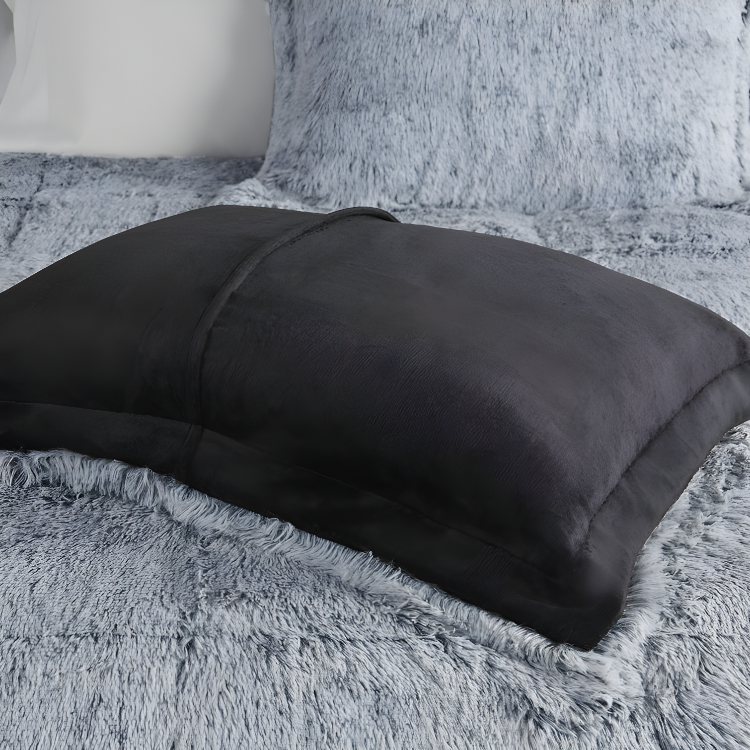 Intelligent Design Malea Shaggy Faux Fur Comforter Mini Set