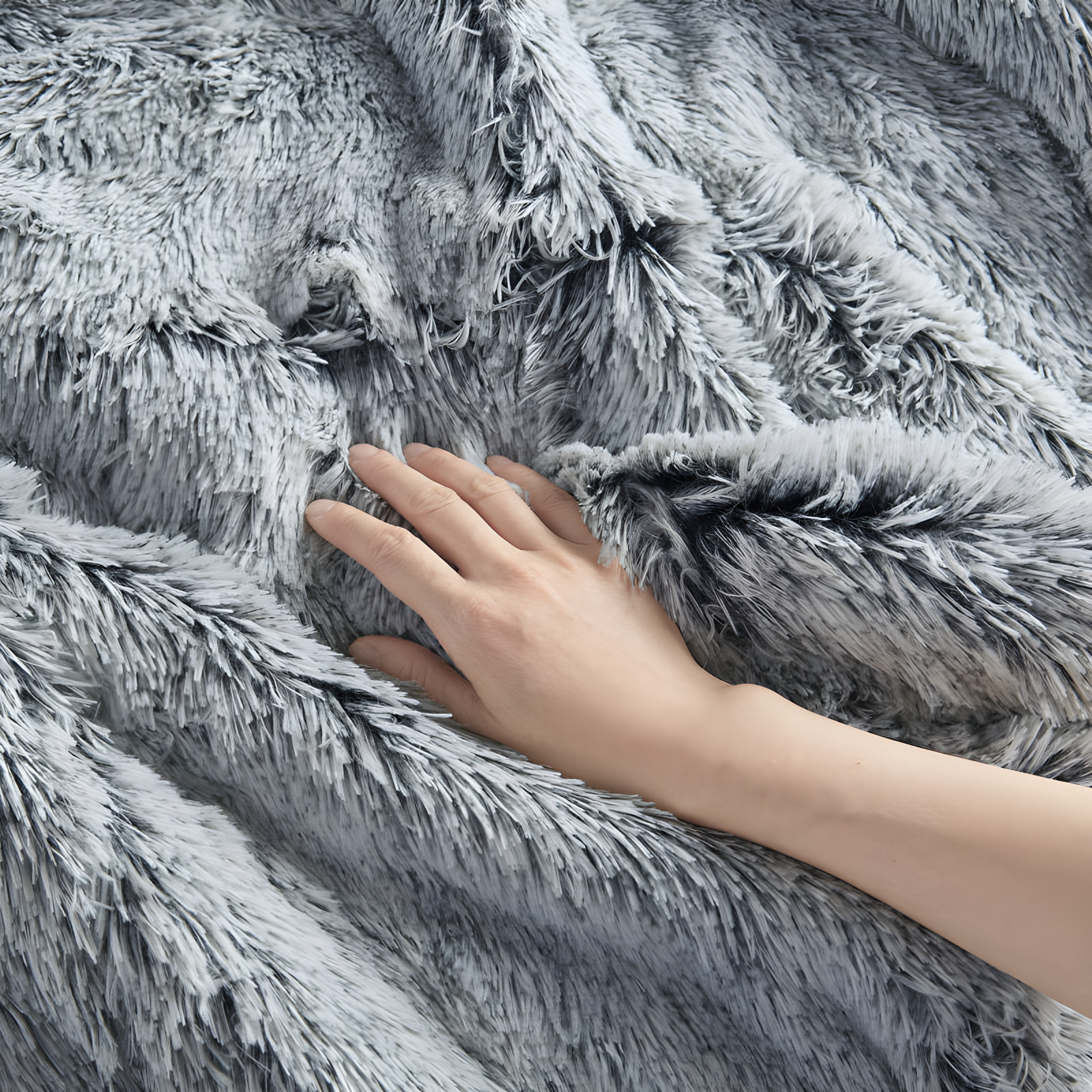 Intelligent Design Malea Shaggy Faux Fur Comforter Mini Set
