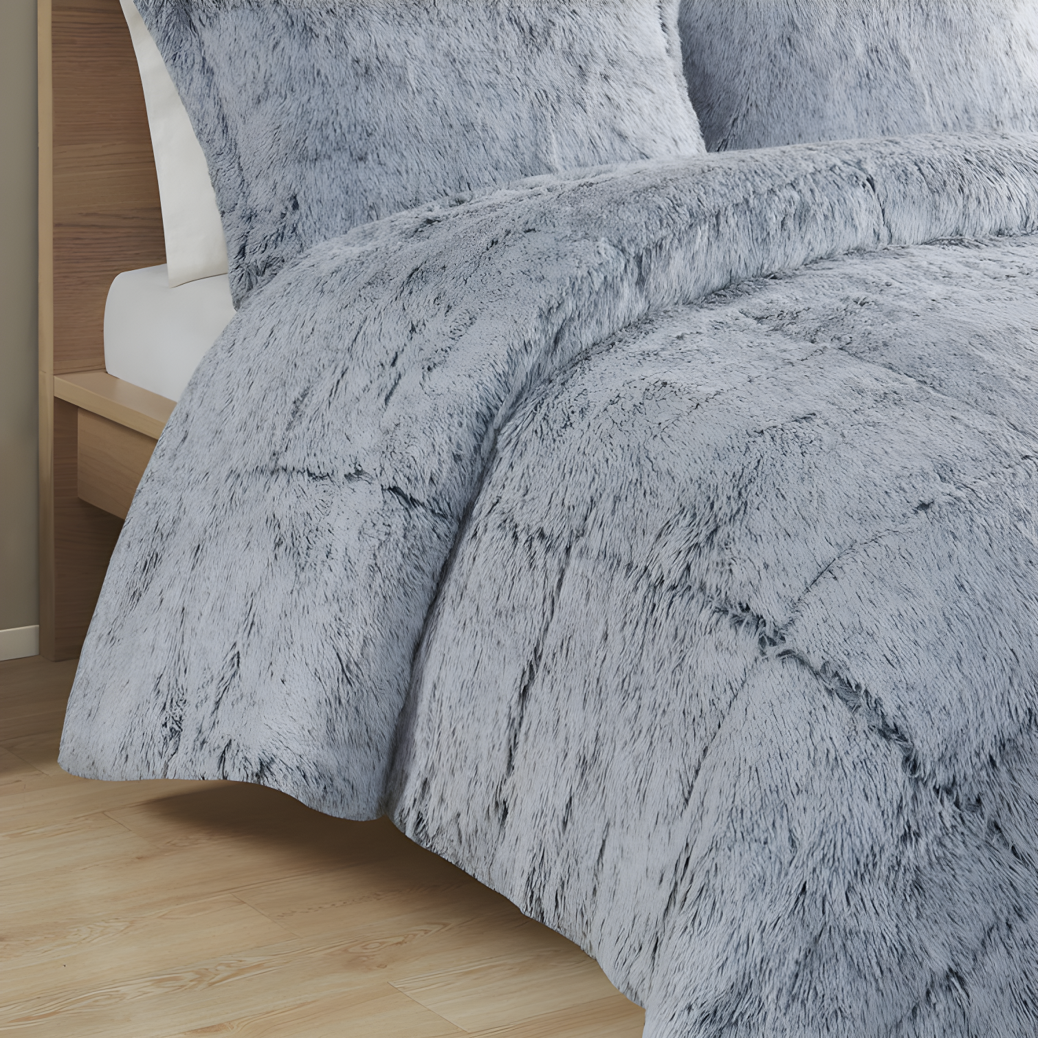 Intelligent Design Malea Shaggy Faux Fur Comforter Mini Set