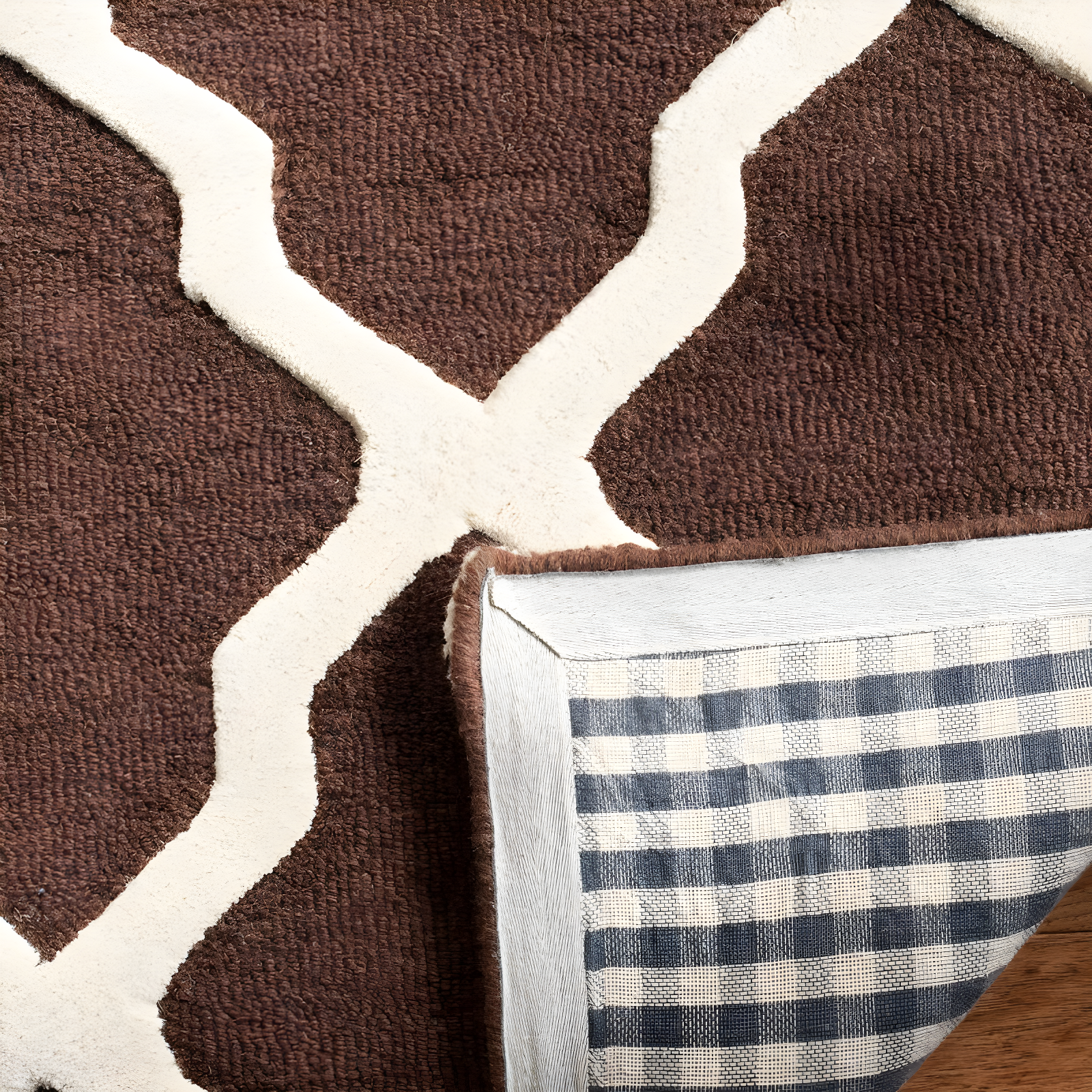 Cambridge CAM121 Hand Tufted Area Rug - Safavieh