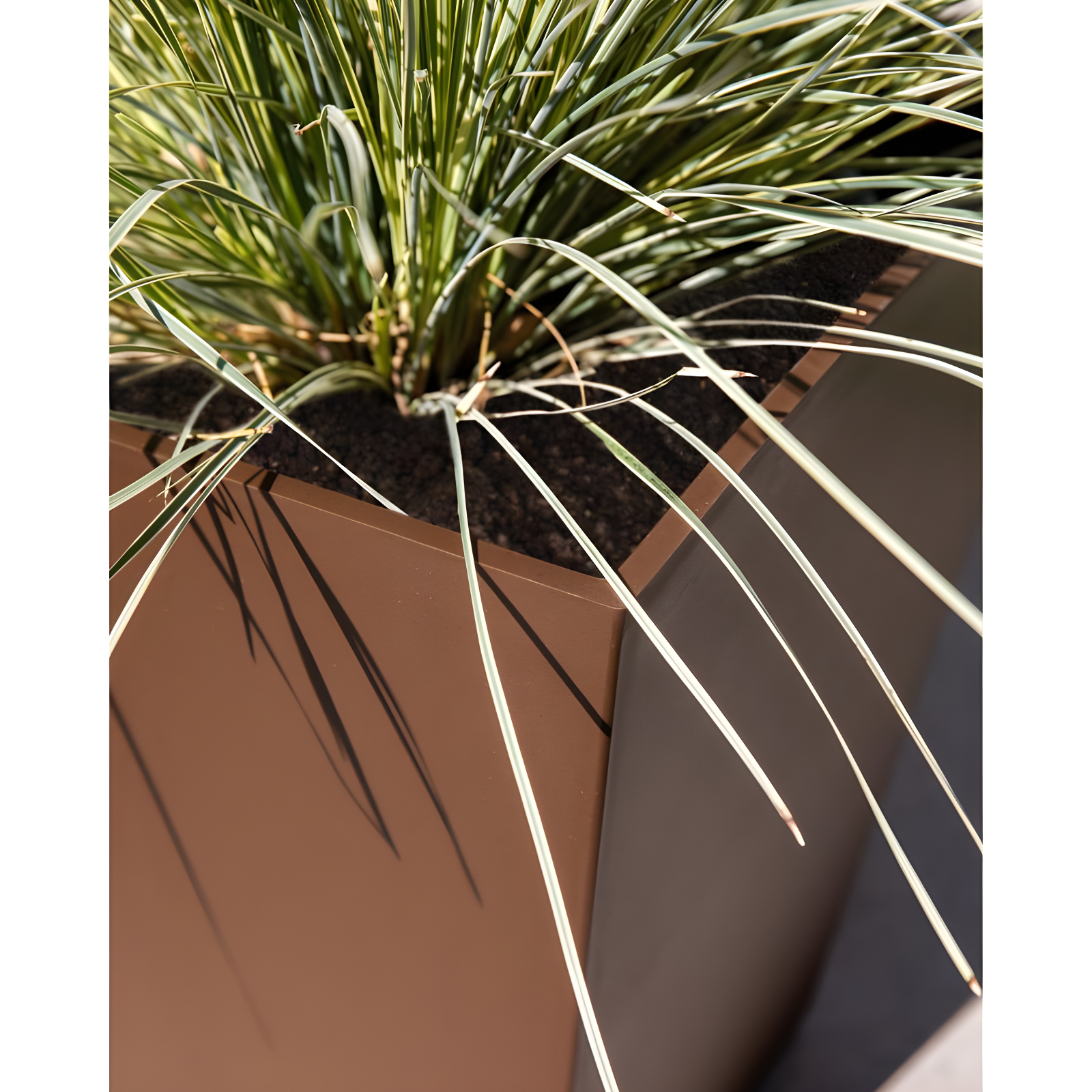 Veradek Pure Series Nobleton 22" Planter (Espresso, 22 inch)
