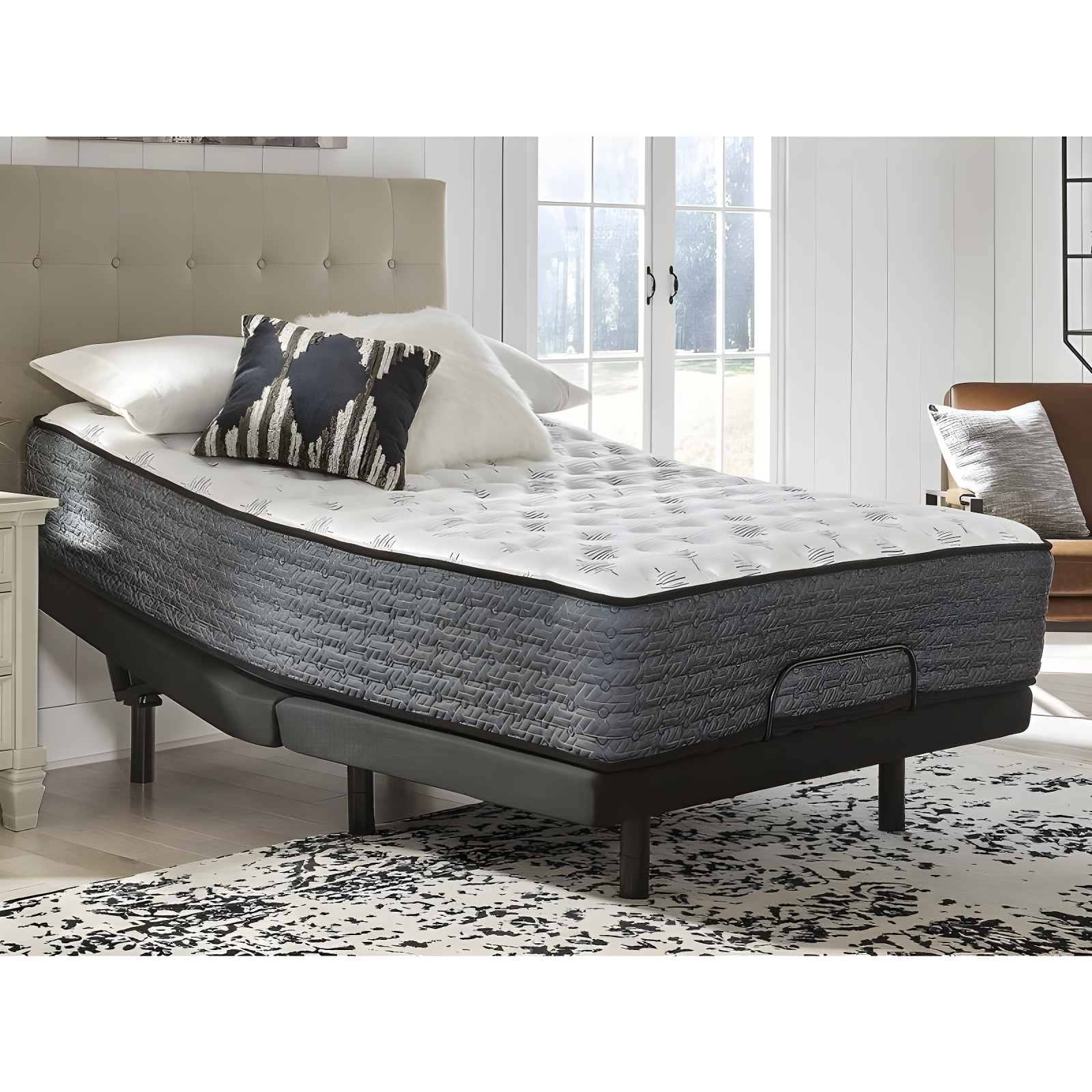 Signature Design by Ashley Ultra Luxury 14" Firm Hybrid Mattress