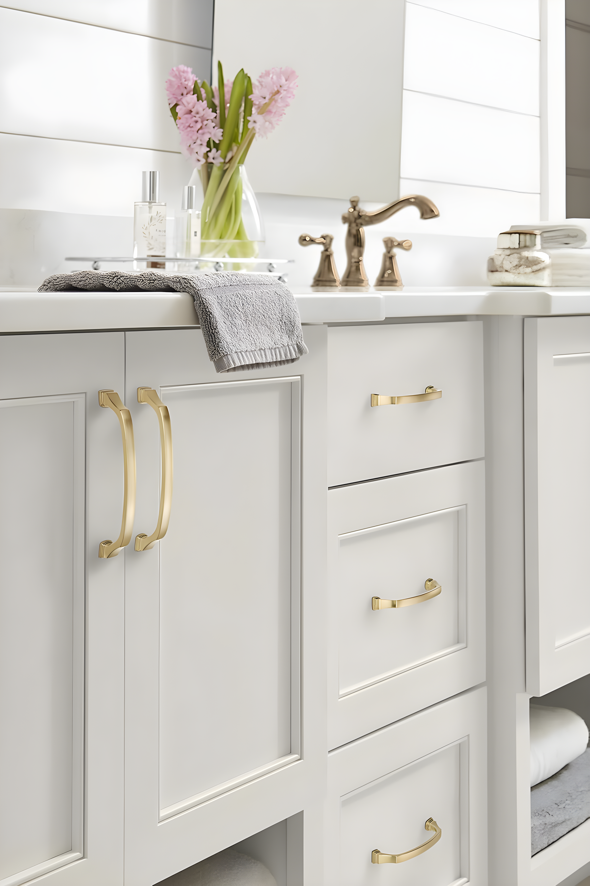 Revitalize Cabinet Bar Pull