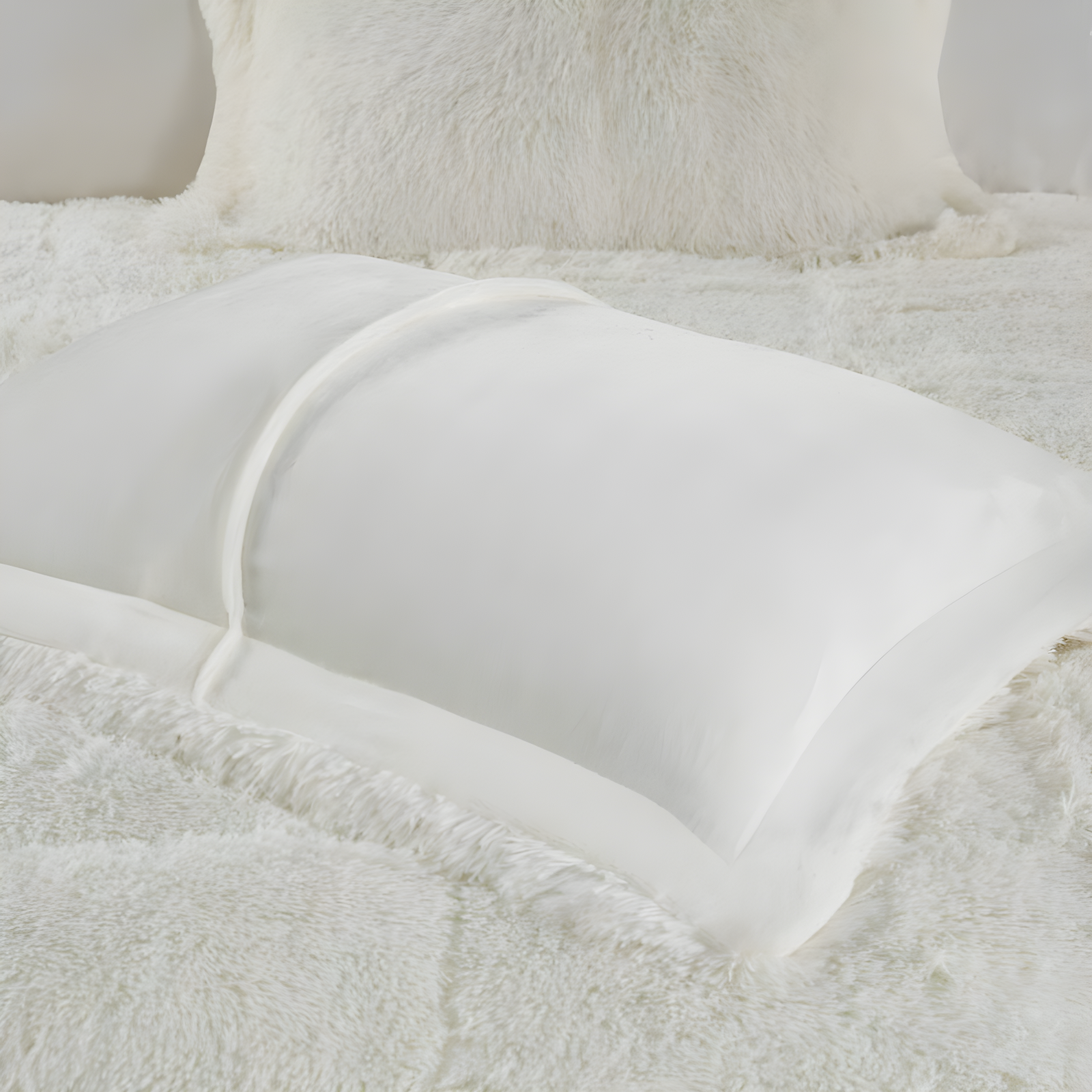 Intelligent Design Malea Shaggy Faux Fur Comforter Mini Set