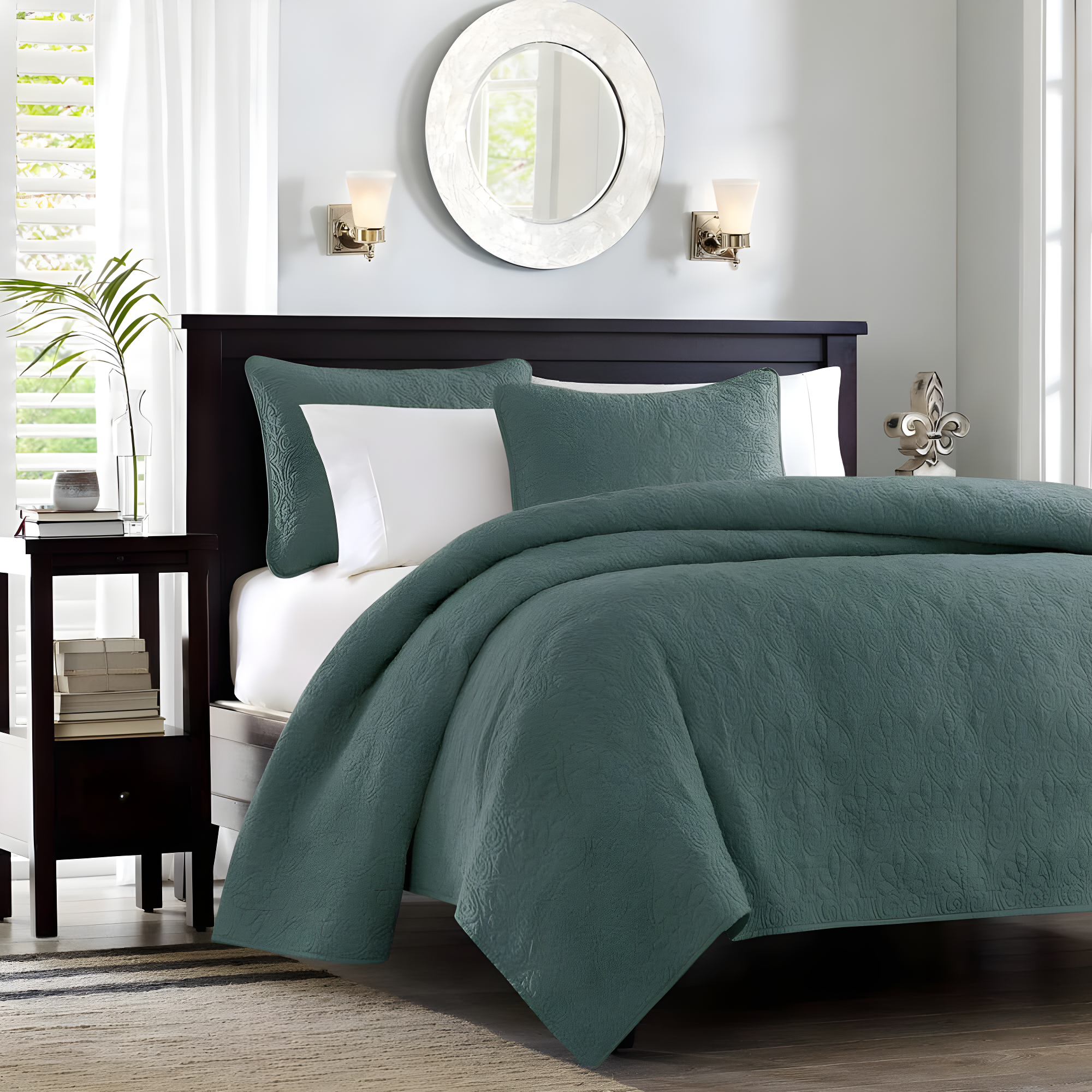 Madison Park Quebec Reversible Quilt Set