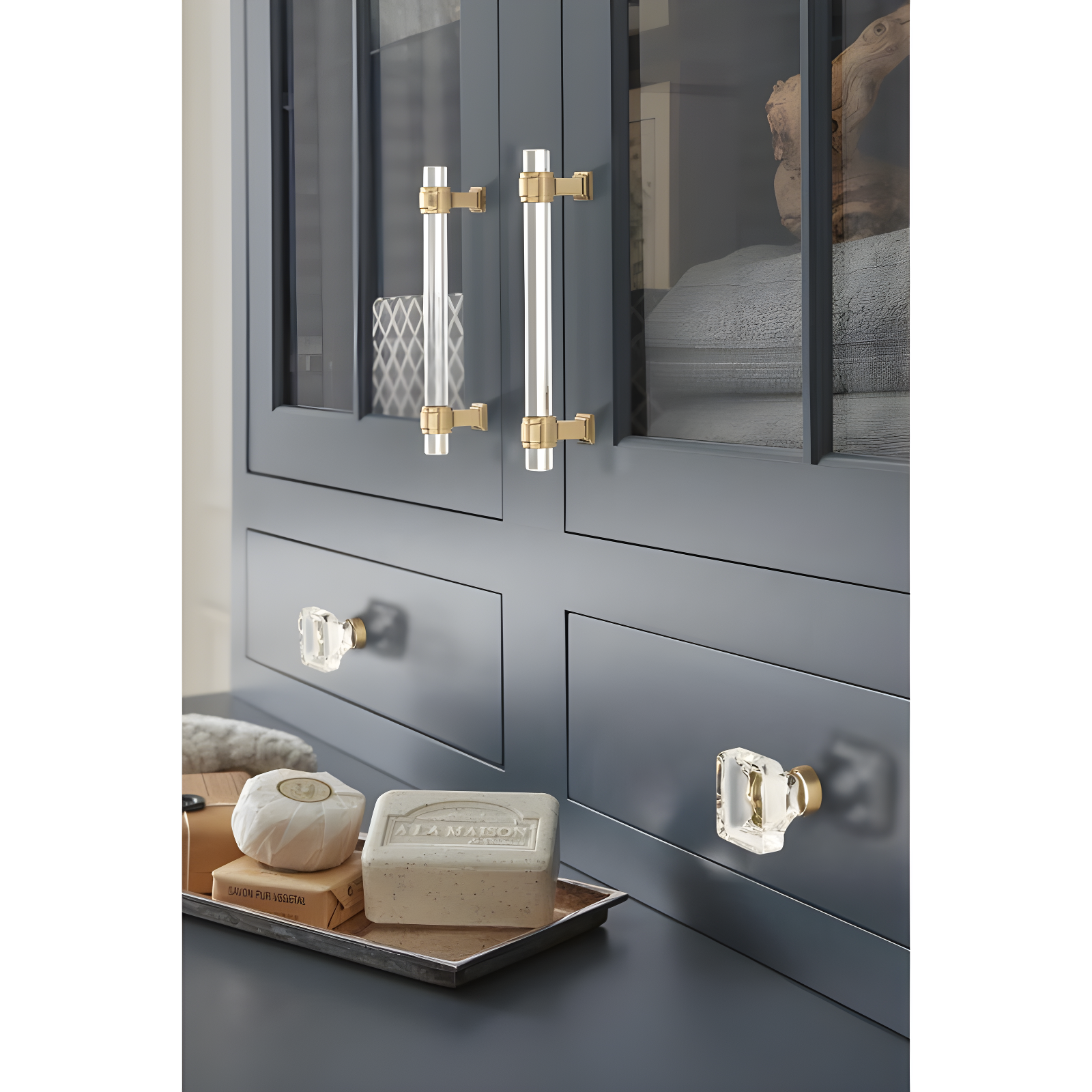 Glacio 1 3/8" Length Square Knob