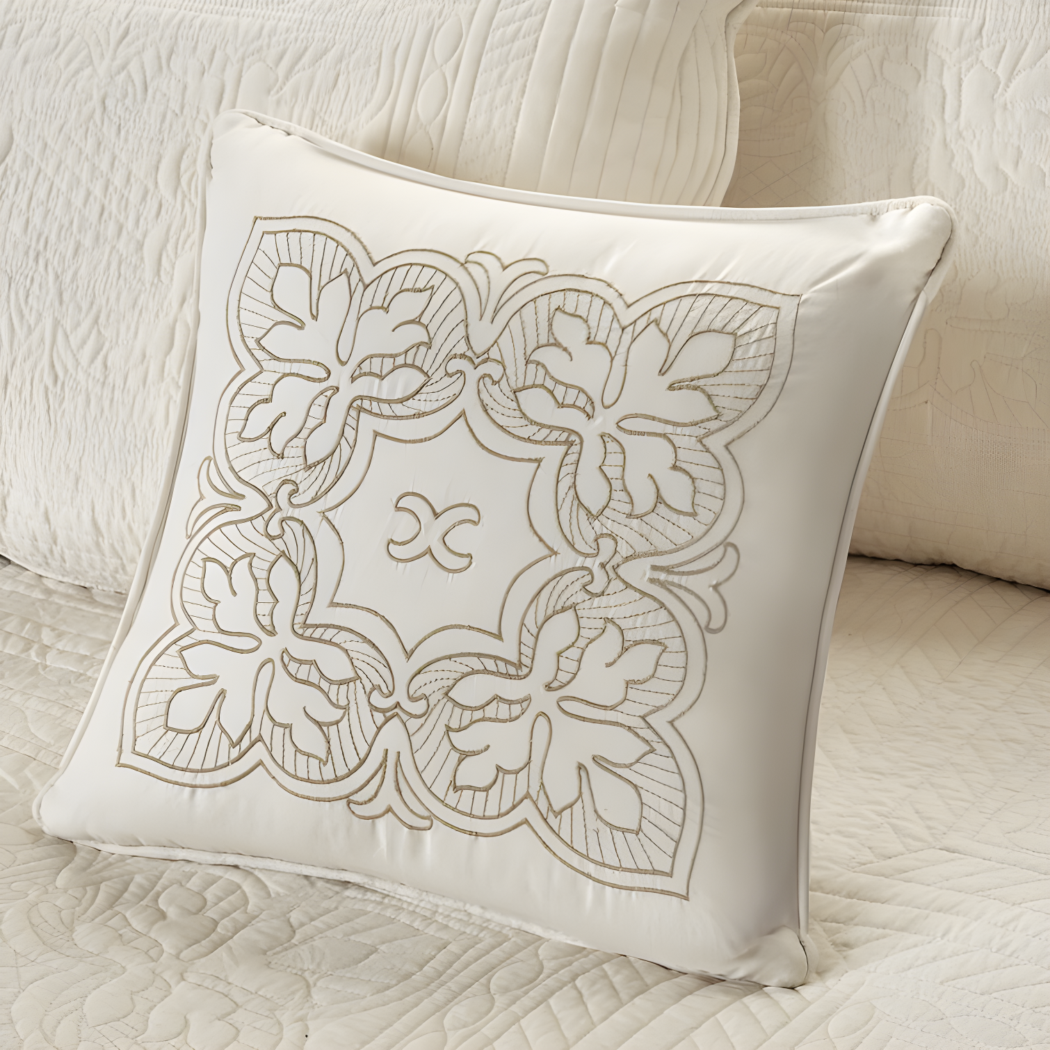Madison Park Tuscany 6 Piece Reversible Scalloped Edge Daybed Cover Set