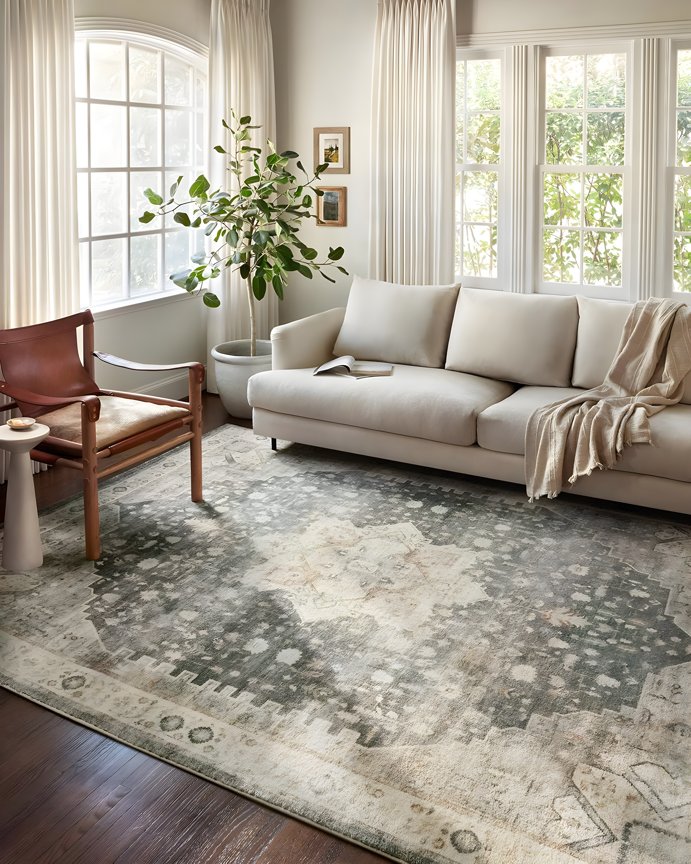 Loloi II Rosette Oriental Traditional Area Rug, Off-White, 18" x 18"