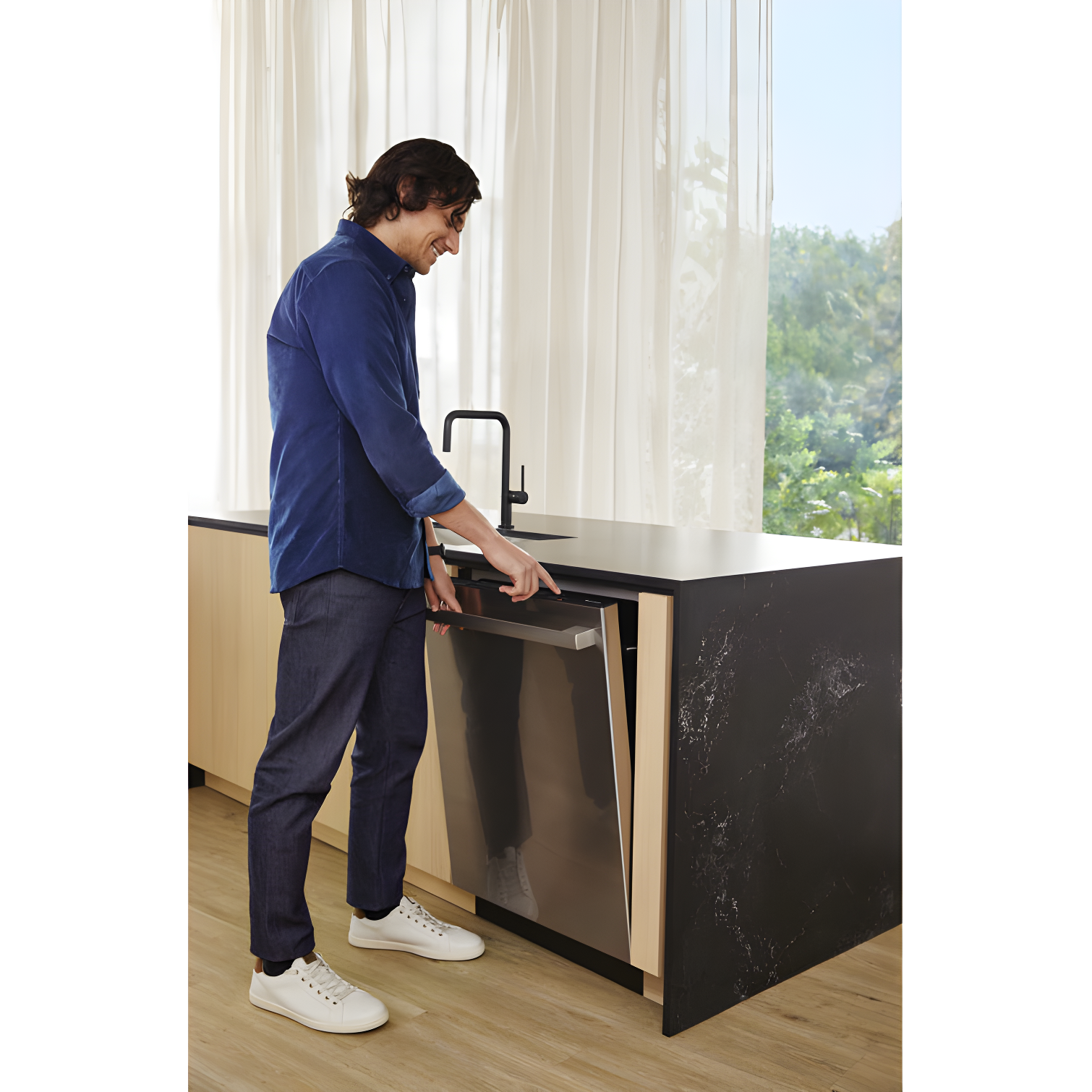 500 Series 24" Stainess Steel Top Control Built-In Dishwasher with Stainless Steel Tub and Flexible 3Rd Rack